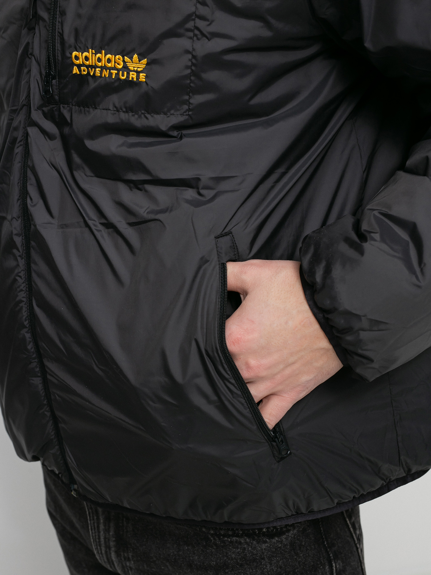adidas Originals Puffer Dzseki (black/actgol)