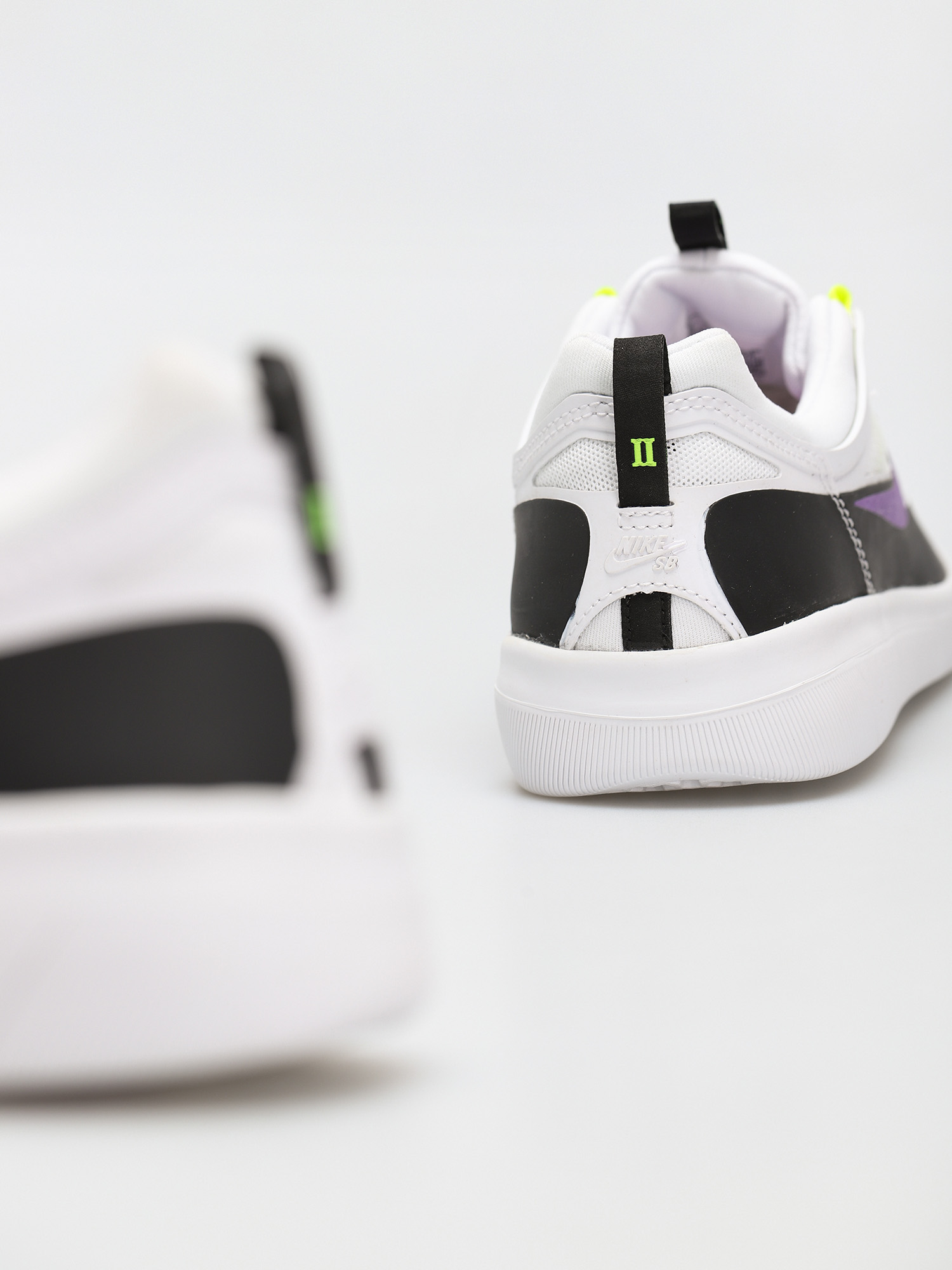 Nike SB Nyjah Free 2 Cipők (black/wild berry white lilac)