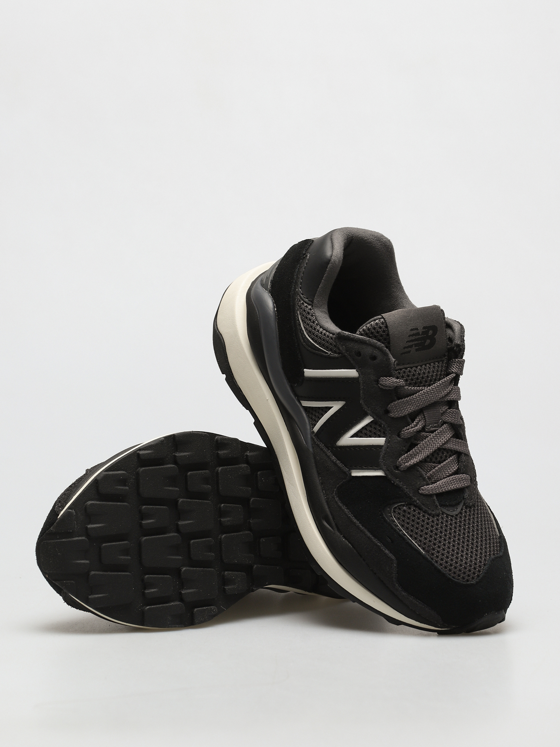 New Balance 5740 Cipők Wmn (black)