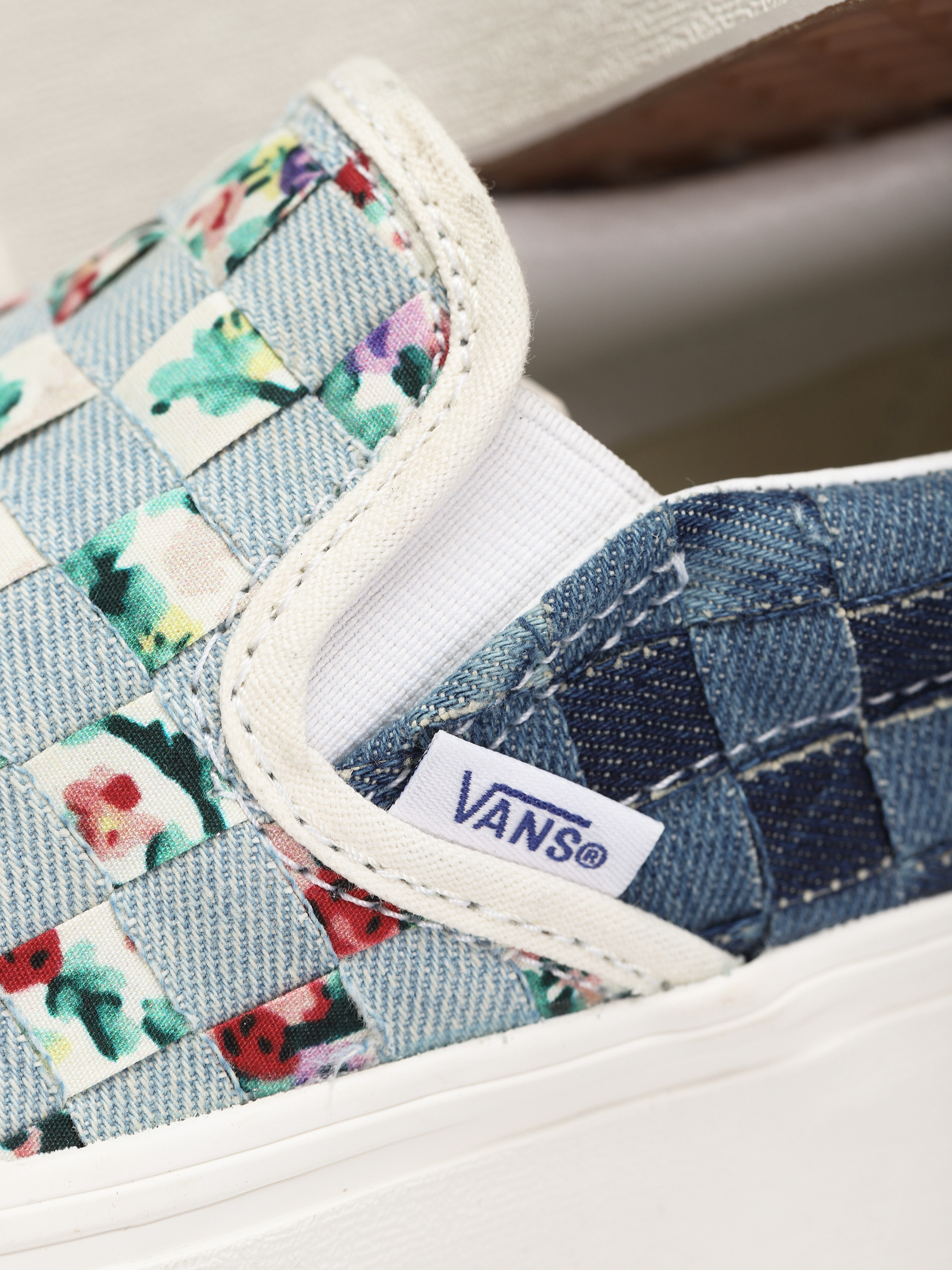 Vans Classic Slip On Stackform Cipők (woven/denim/floral)