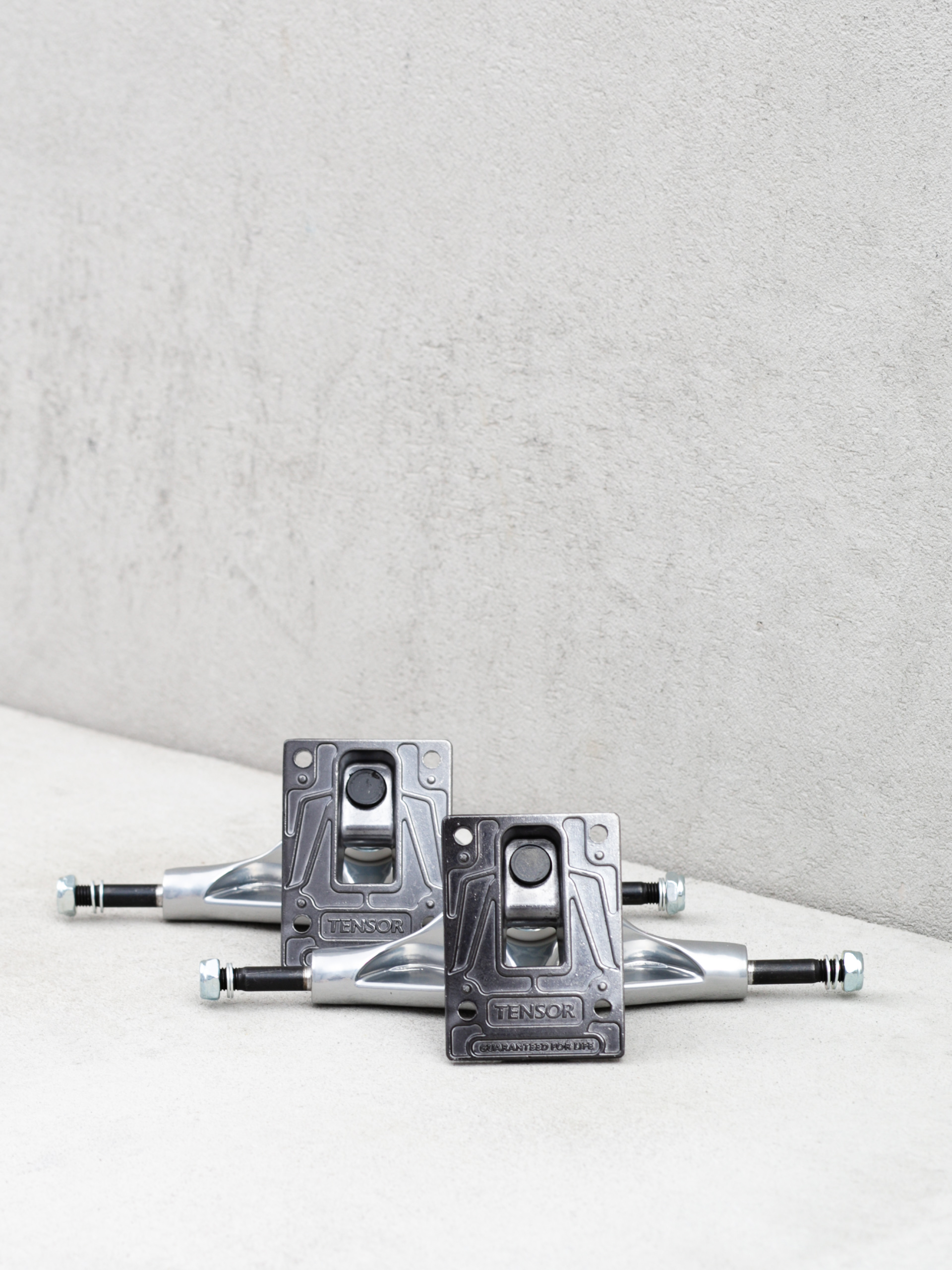 Tensor Alum Stencil Mirror Gördeszka felfüggesztés (raw/black fade)