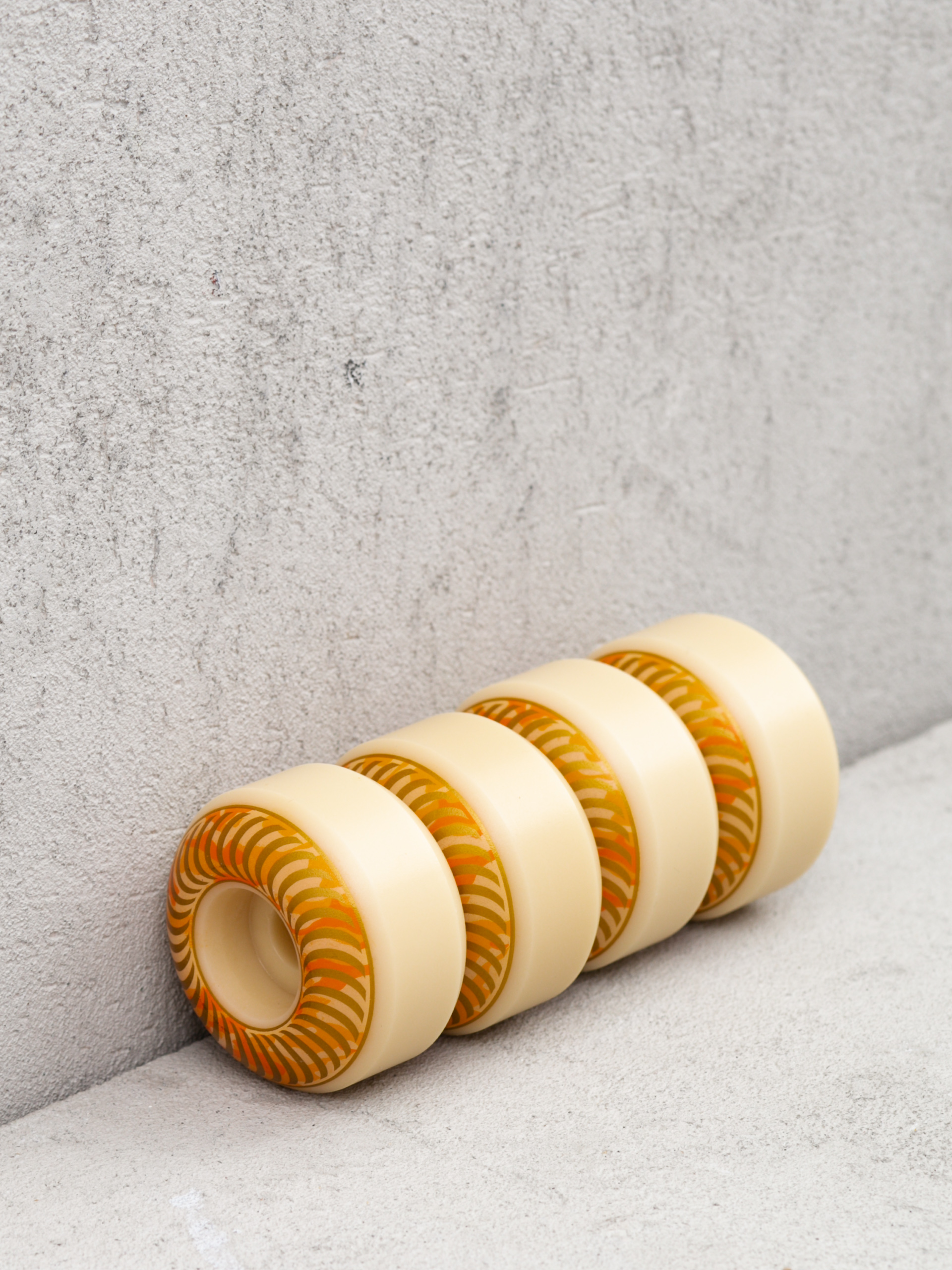 Spitfire F4 99D Camo Classic Gördeszka kerék (white/orange)