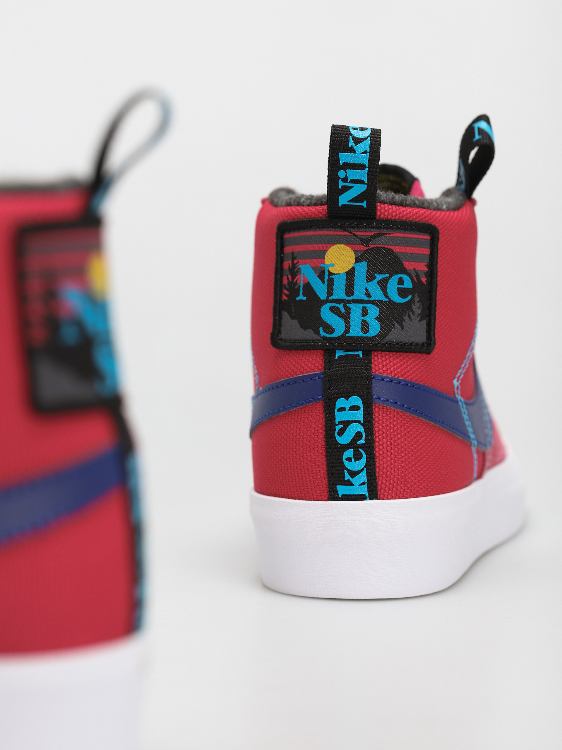 Nike SB Zoom Blazer Mid Premium Cipők (rush pink/deep royal blue laser blue)