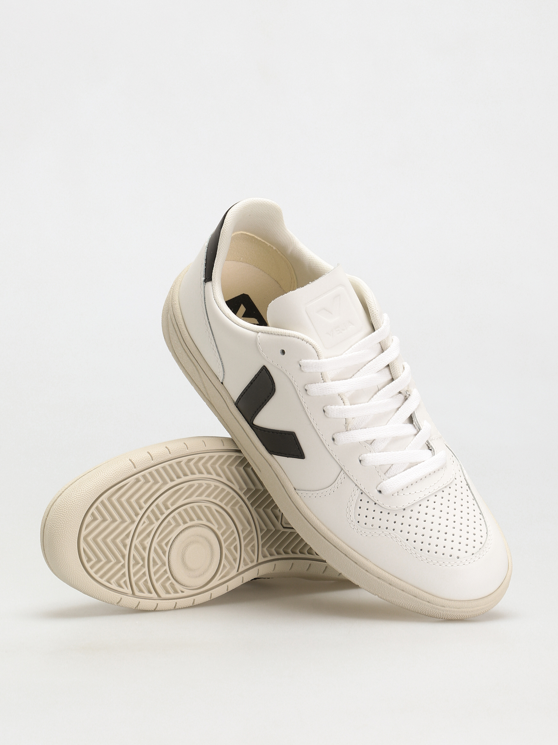Veja V 10 Cipők (leather extra white black)