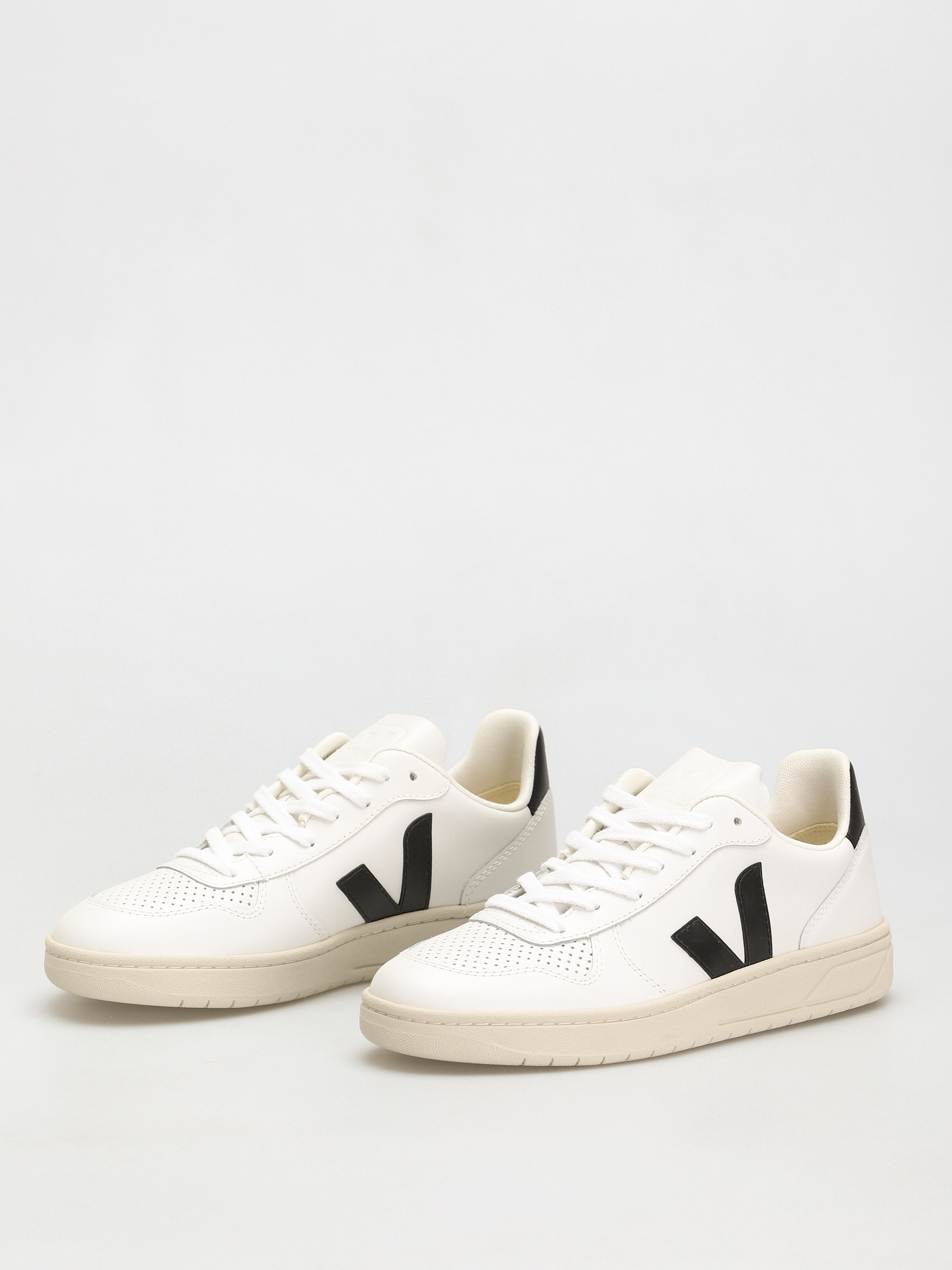 Veja V 10 Cipők (leather extra white black)