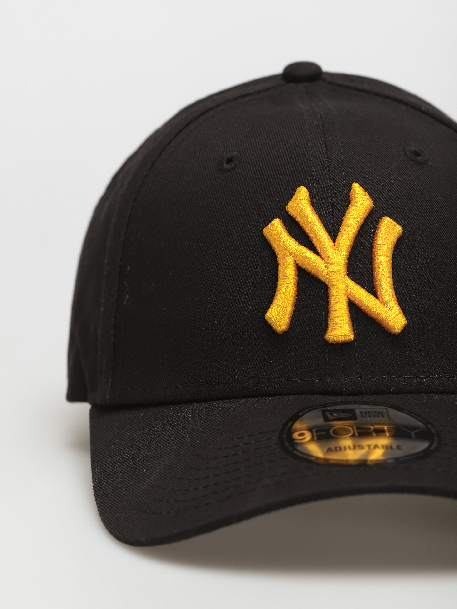 New Era League Essential 9Forty New York Yankees Baseball sapka (black/gold)