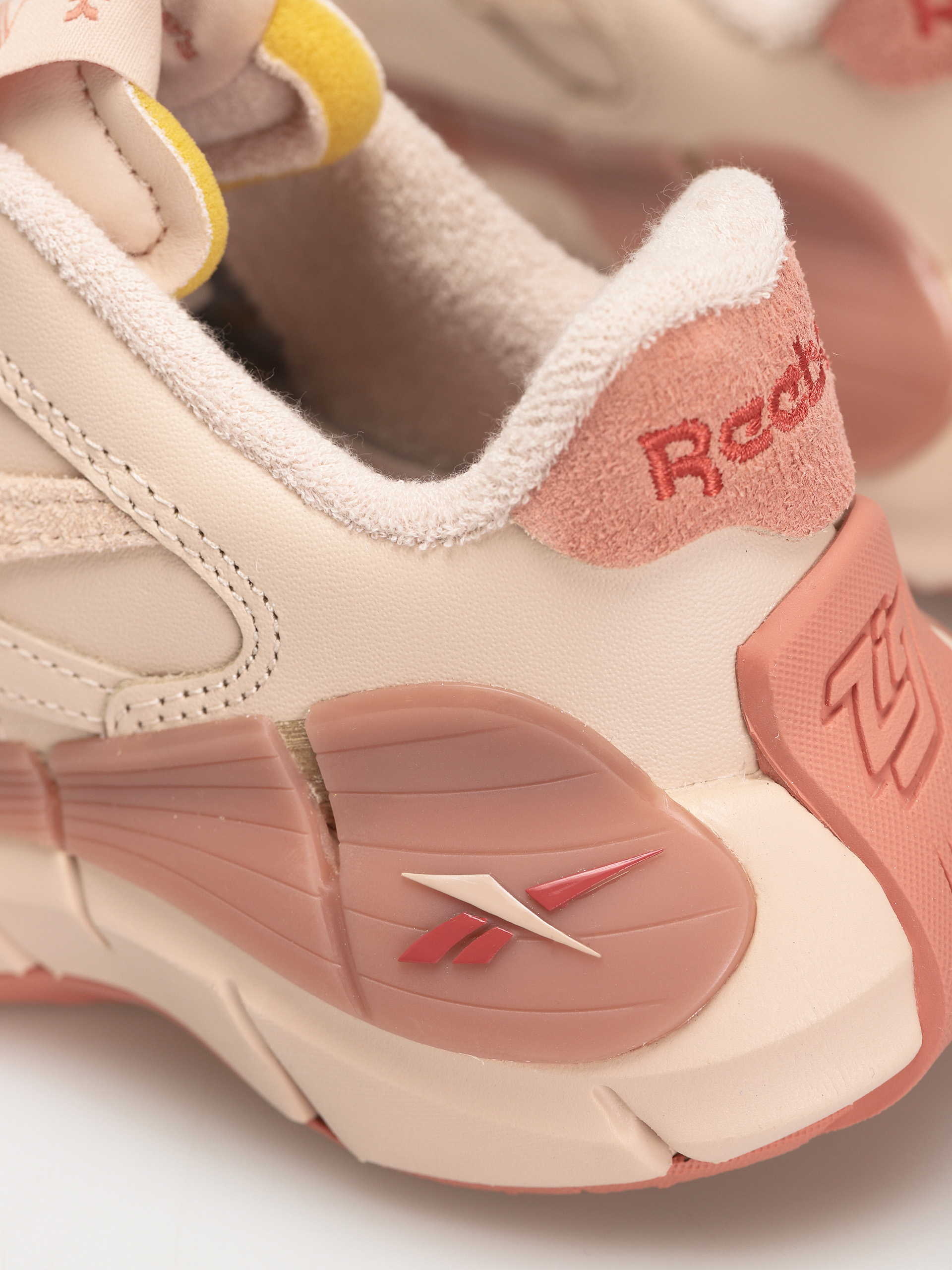 Reebok Zig Kinetica 2 5 Cipők (sofecr/cancor/rhodon)
