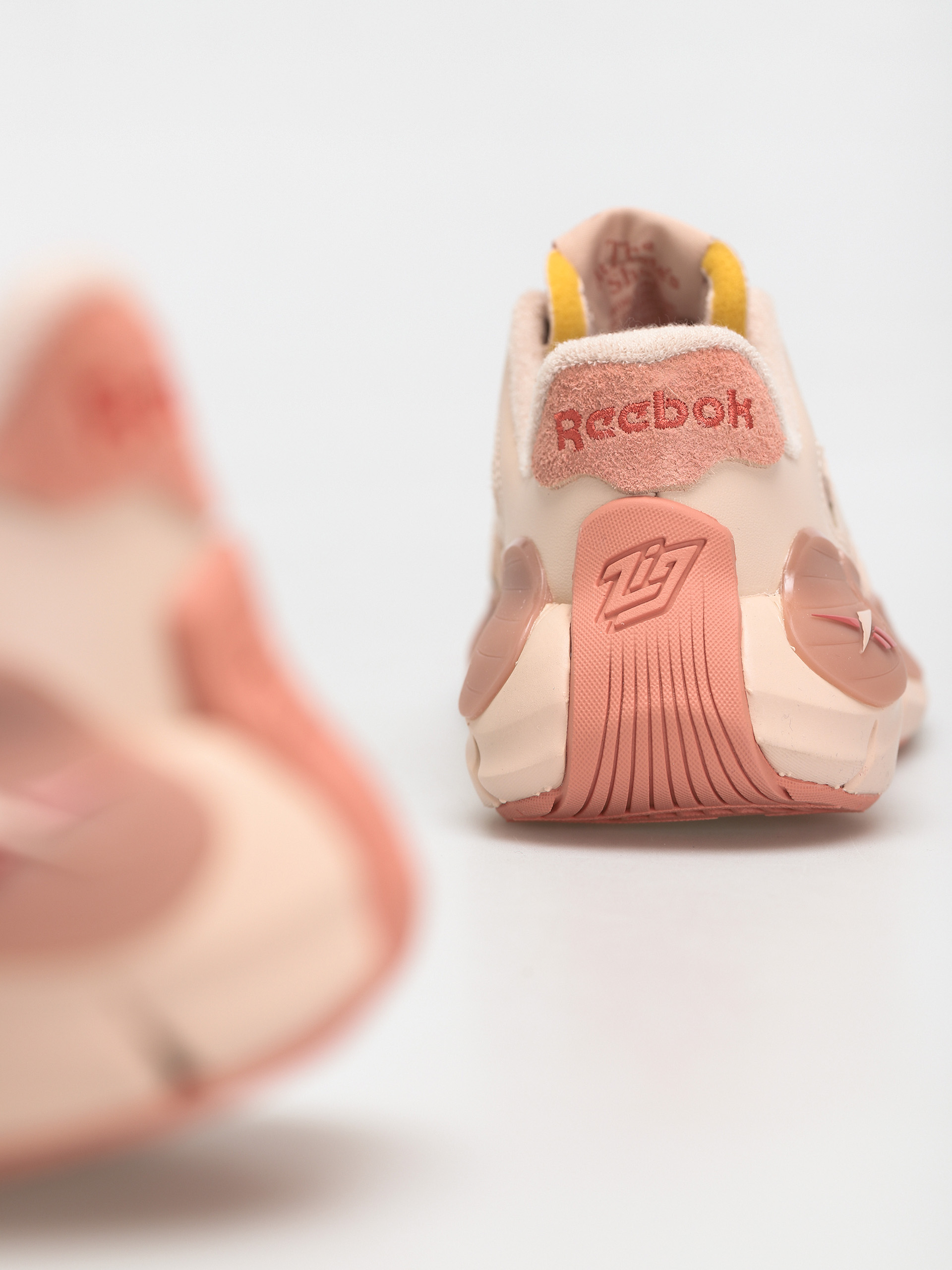 Reebok Zig Kinetica 2 5 Cipők (sofecr/cancor/rhodon)