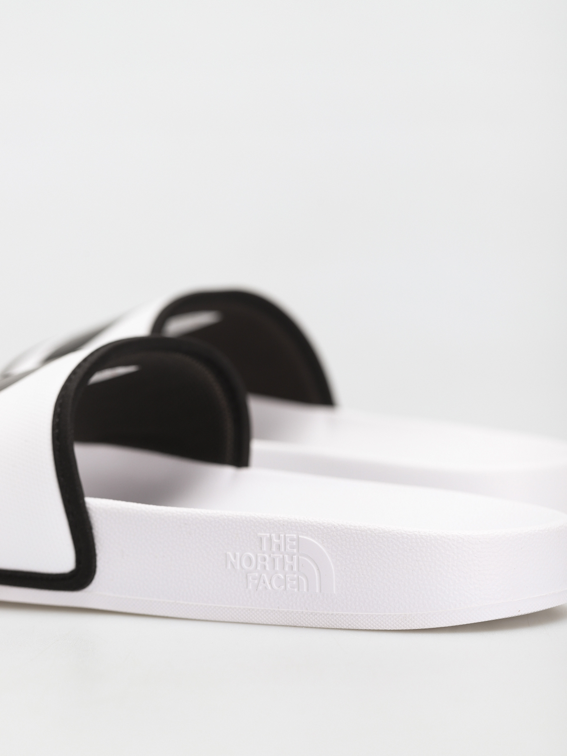 The North Face Base Camp Slide III Flip-flop papucsok (tnf white/tnf black)