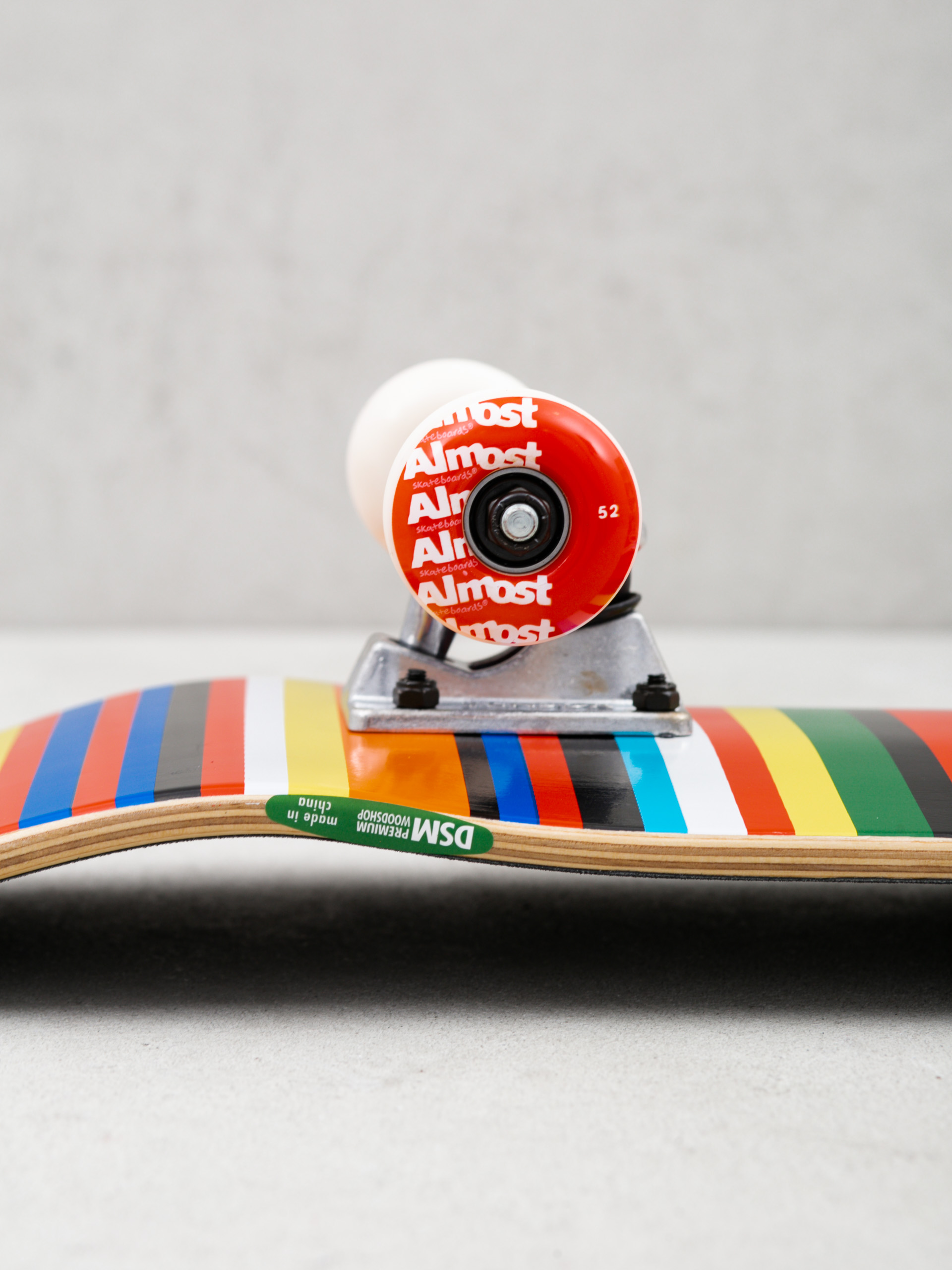 Almost Thin Strips Komplett gördeszka (assorted)