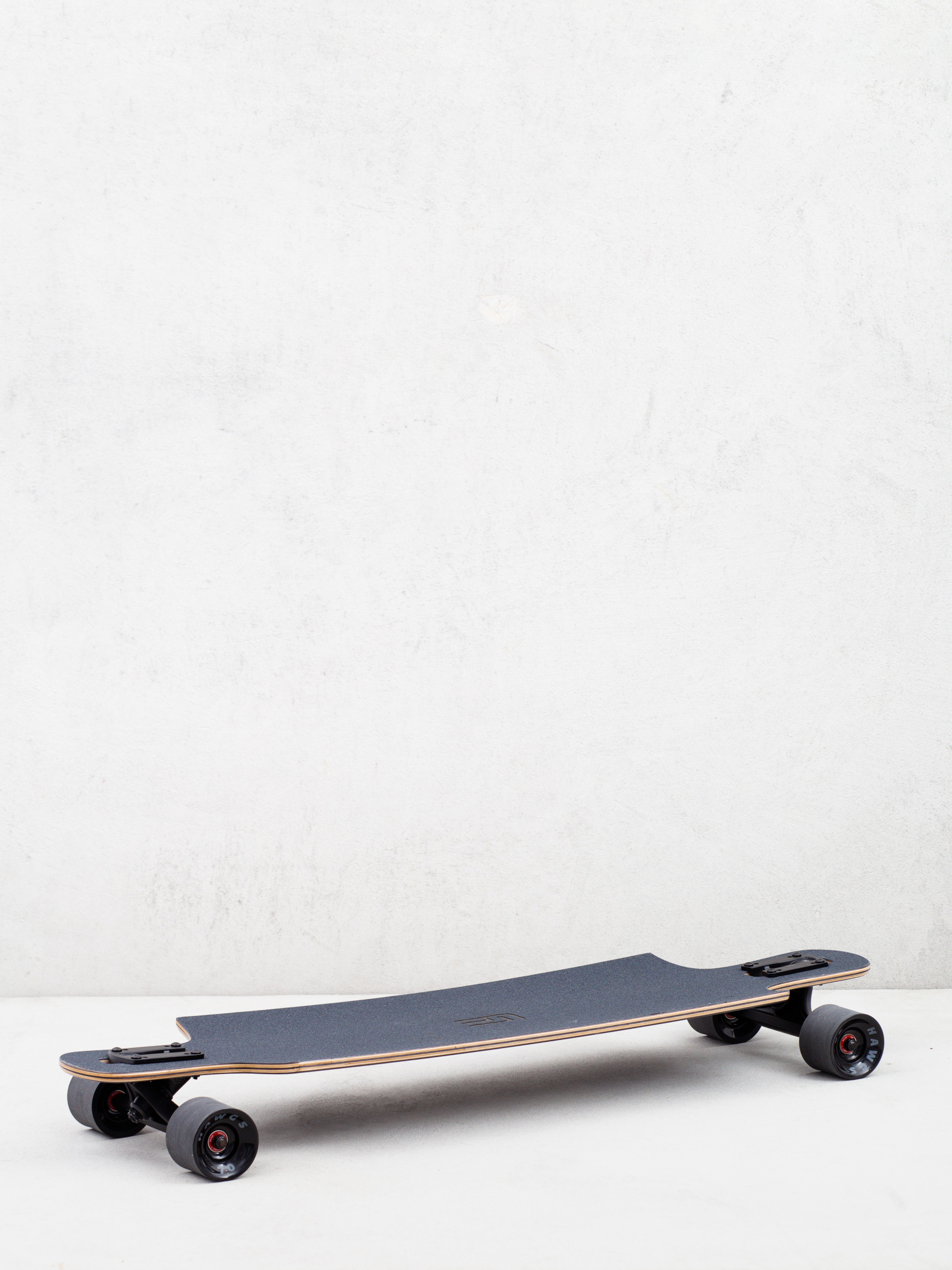 Landyachtz Drop Hammer Longboard (black pinecone)