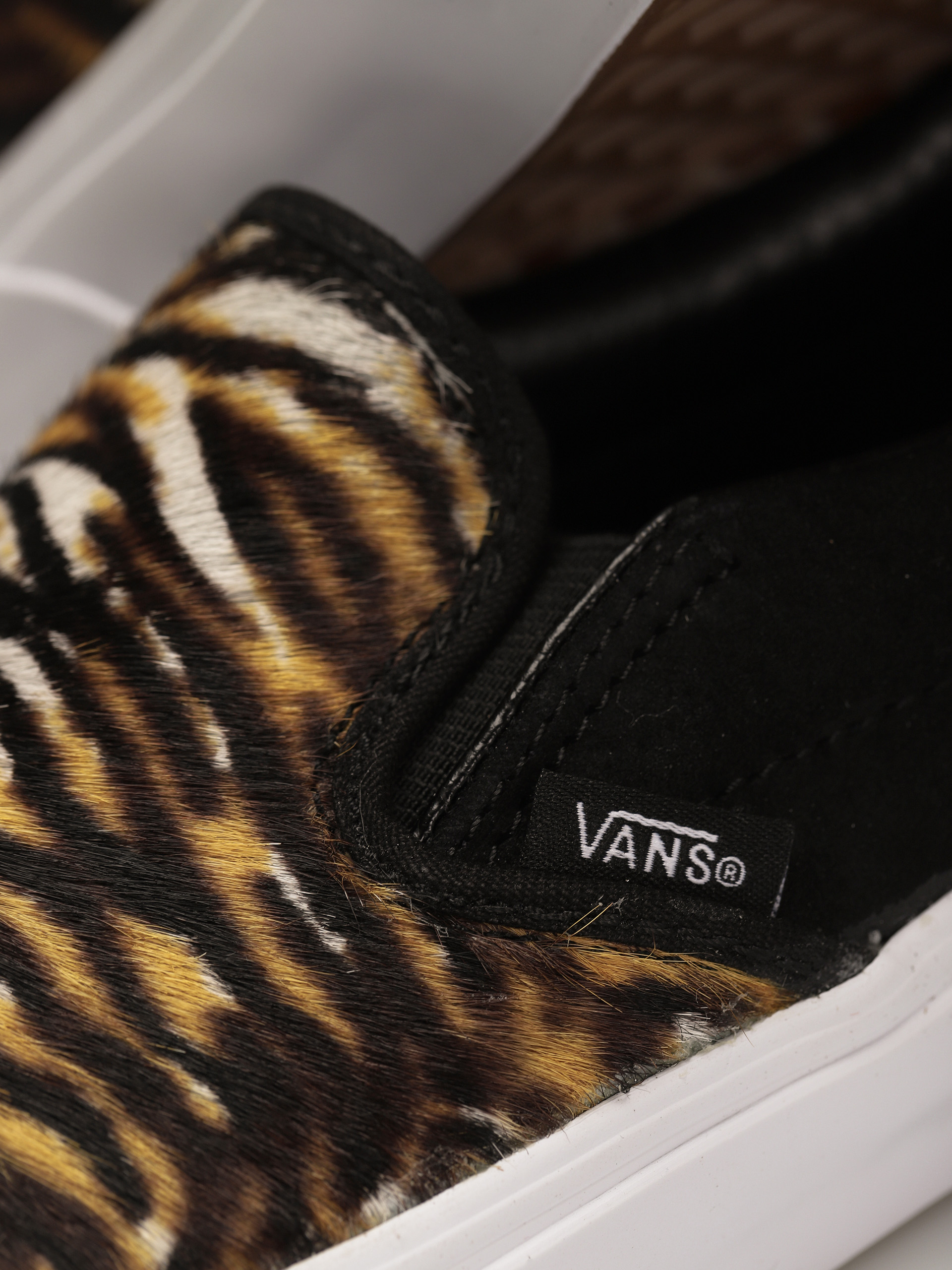 Vans Classic Slip On Cipők (soft suede/black/tiger)