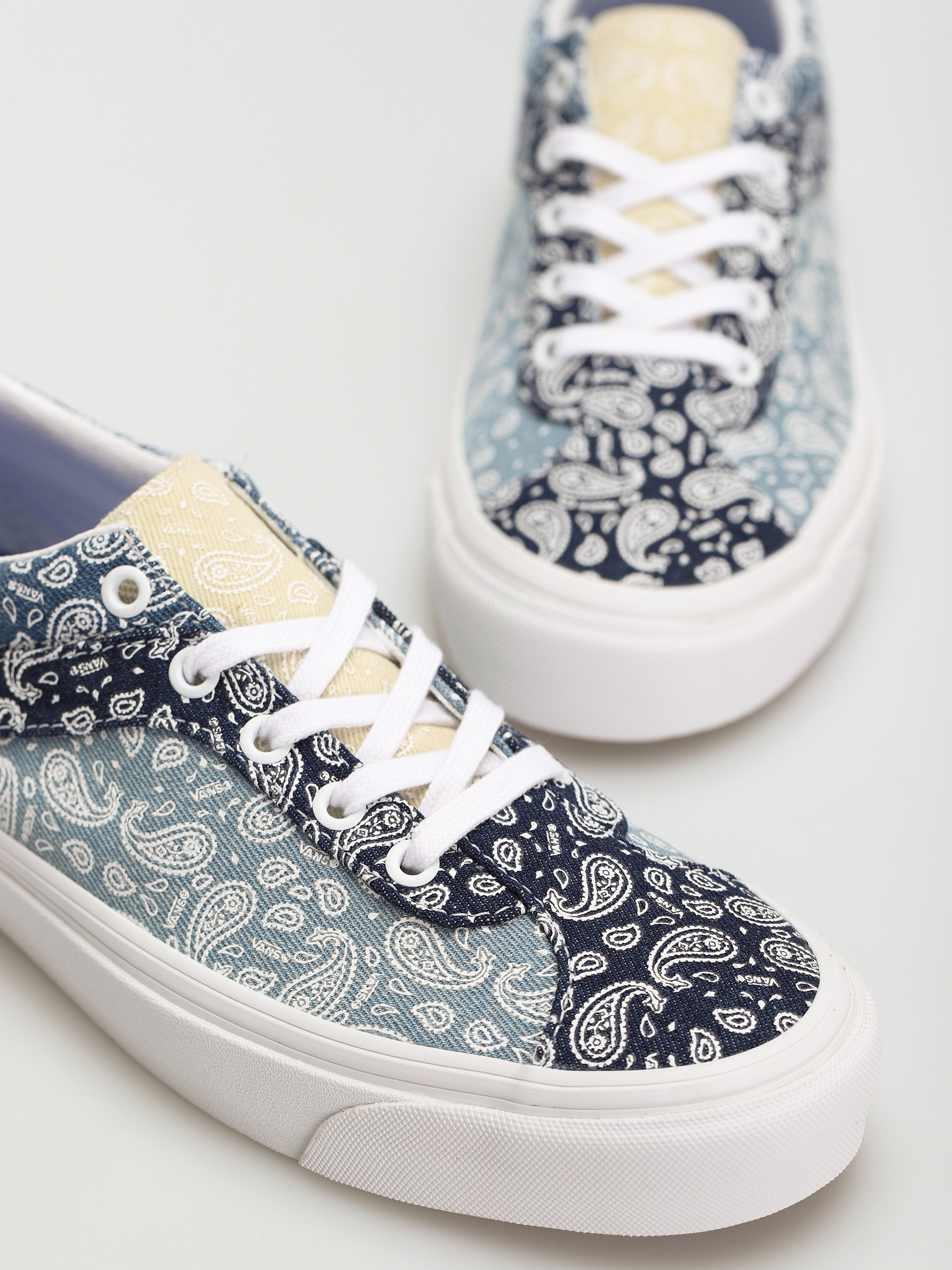 Vans Bold Ni Cipők (bandana/multi/true white)