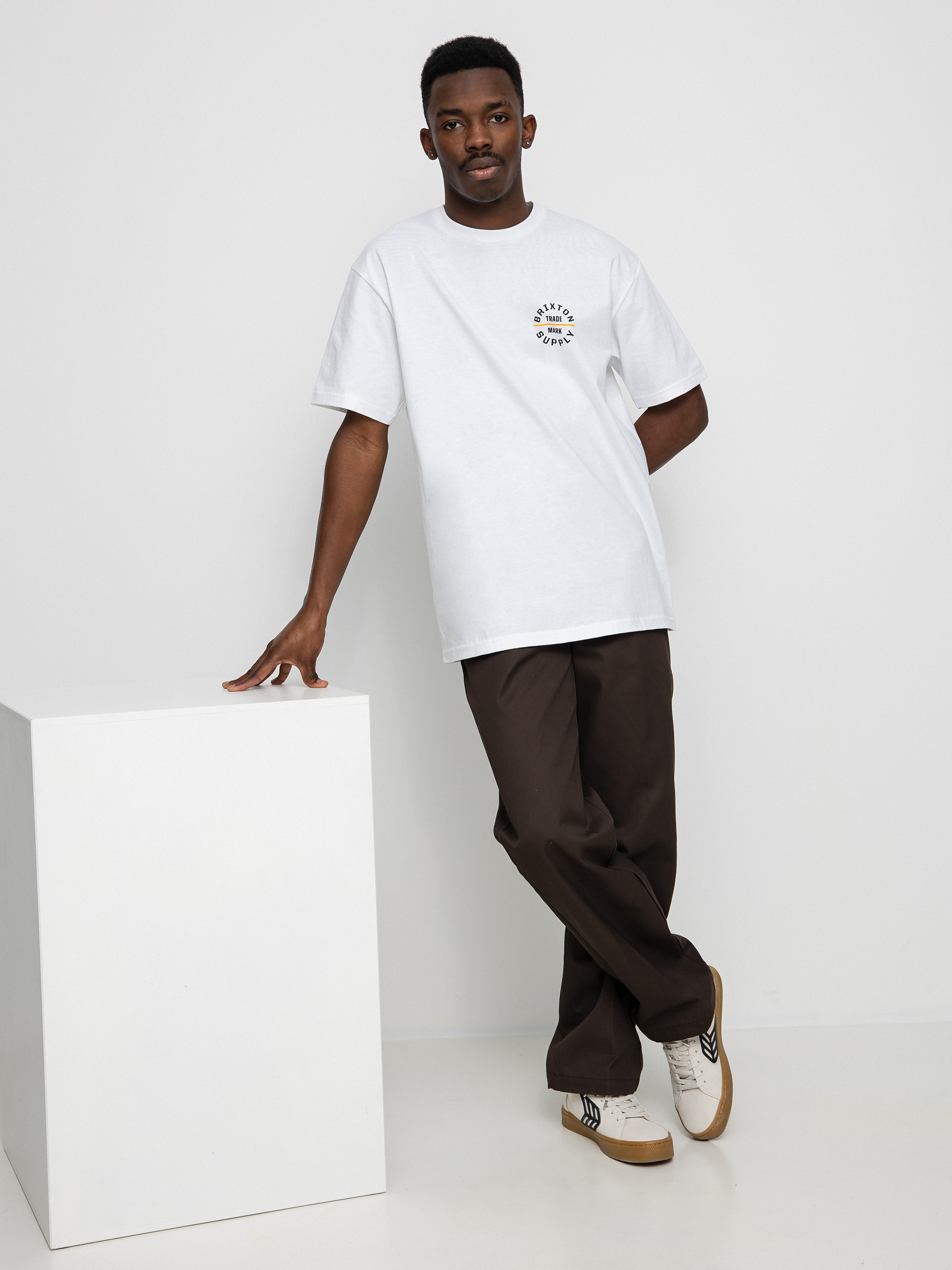 Brixton Oath V póló (white/golden glow)