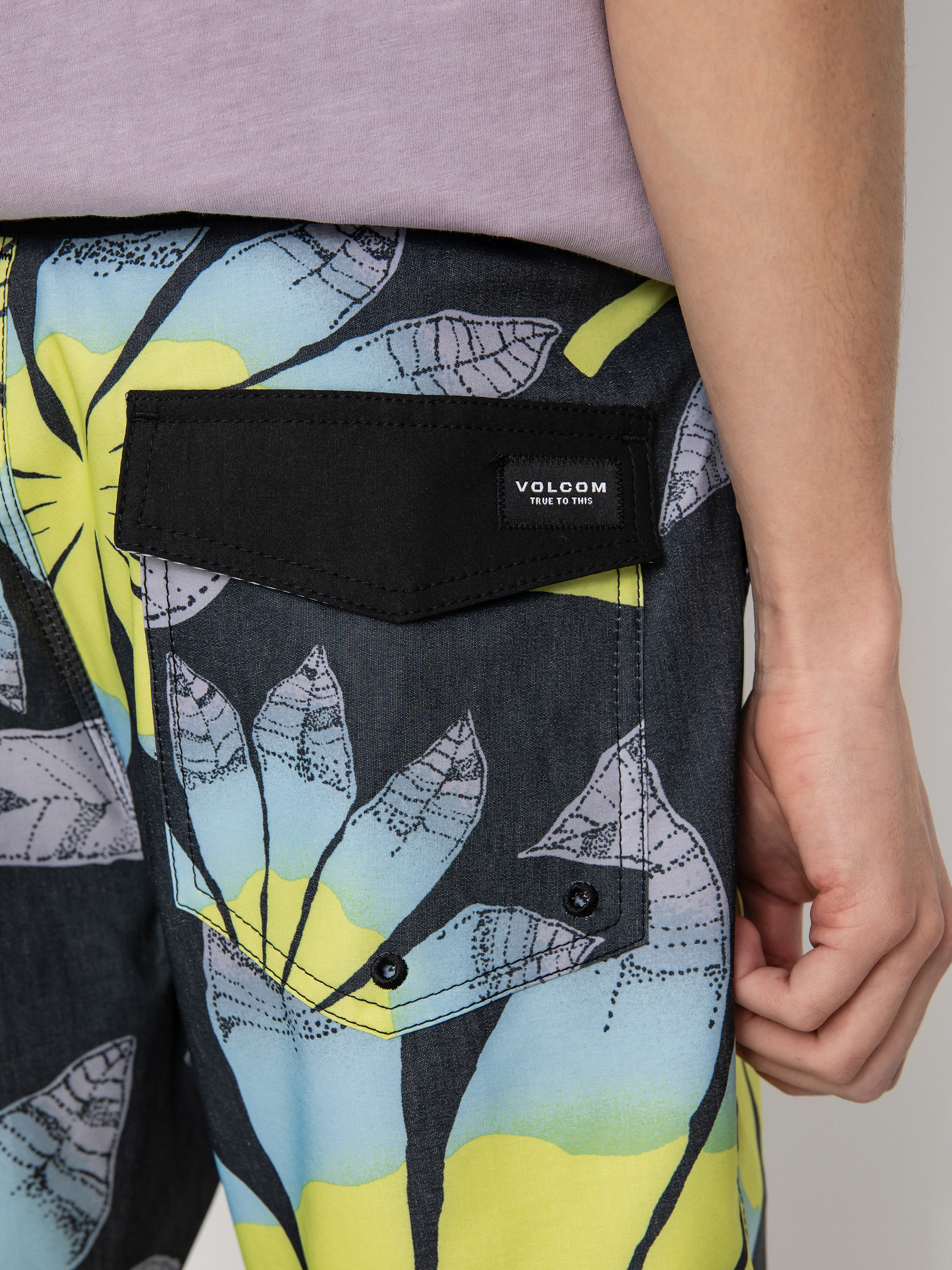 Volcom Sunder Stoney 19 Boardshort (black)