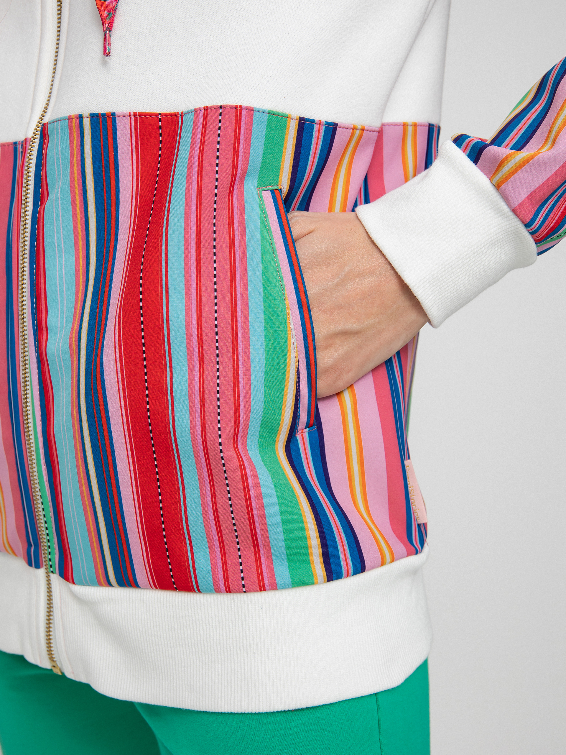 Femi Stories Mago ZHD Kapucnis pulóver Wmn (lvs)