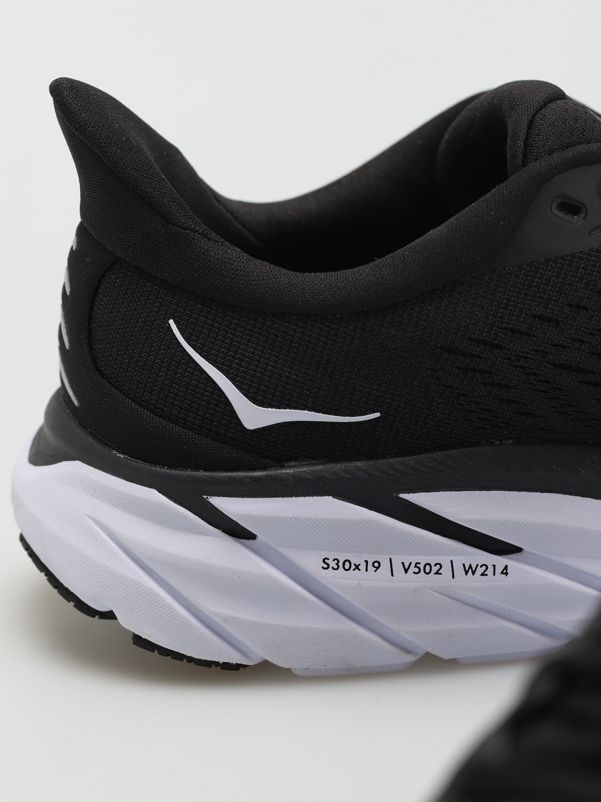 Hoka One One Clifton 8 Cipők Wmn (black/white)