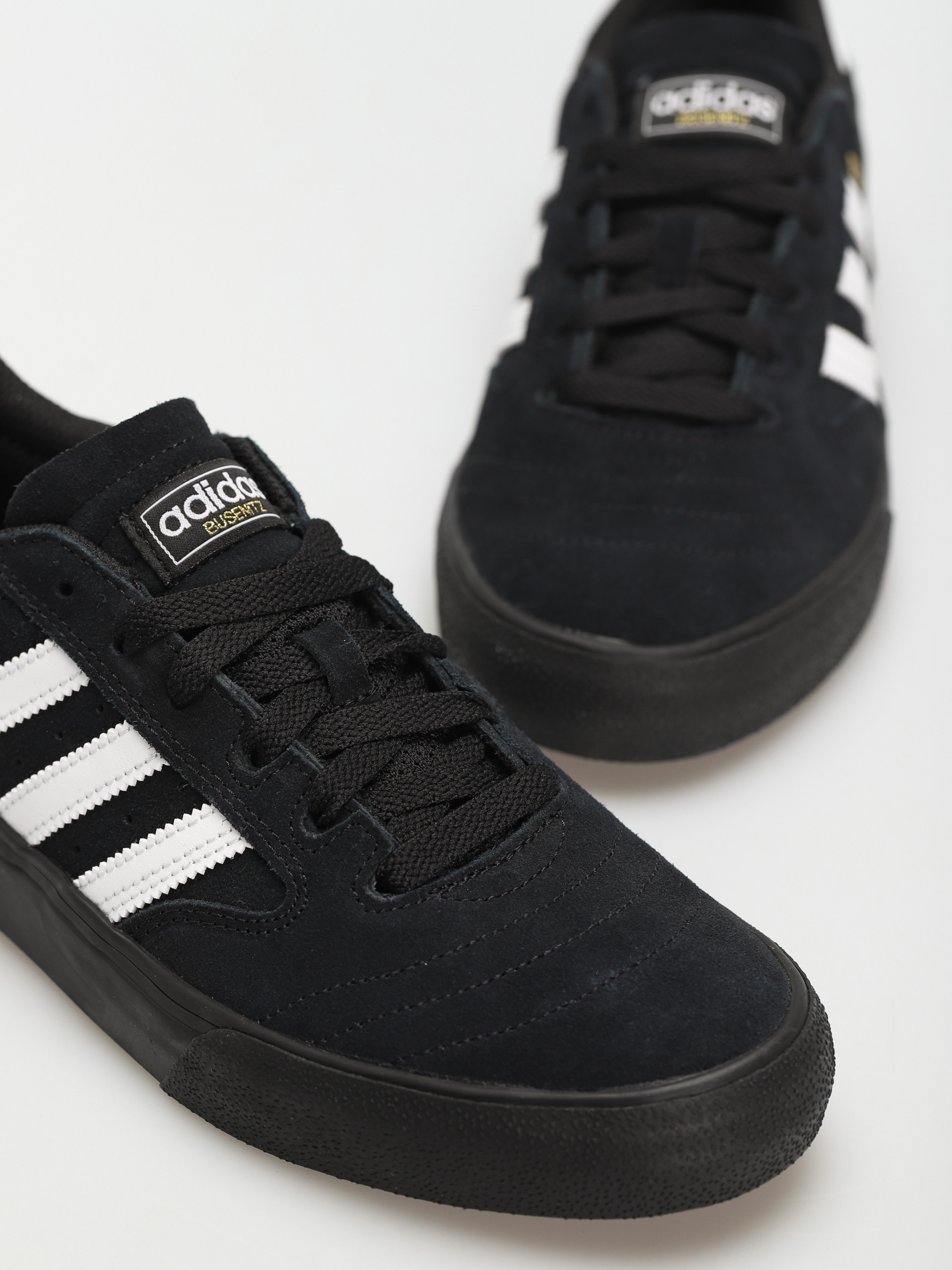 adidas Busenitz Vulc II Cipők (cblack/ftwwht/goldmt)