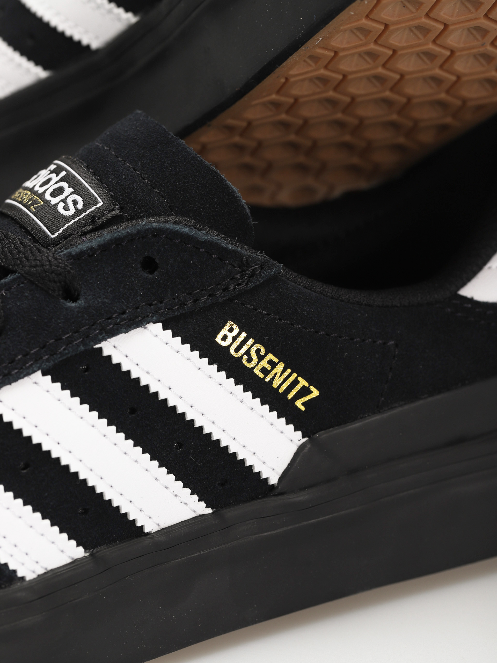 adidas Busenitz Vulc II Cipők (cblack/ftwwht/goldmt)