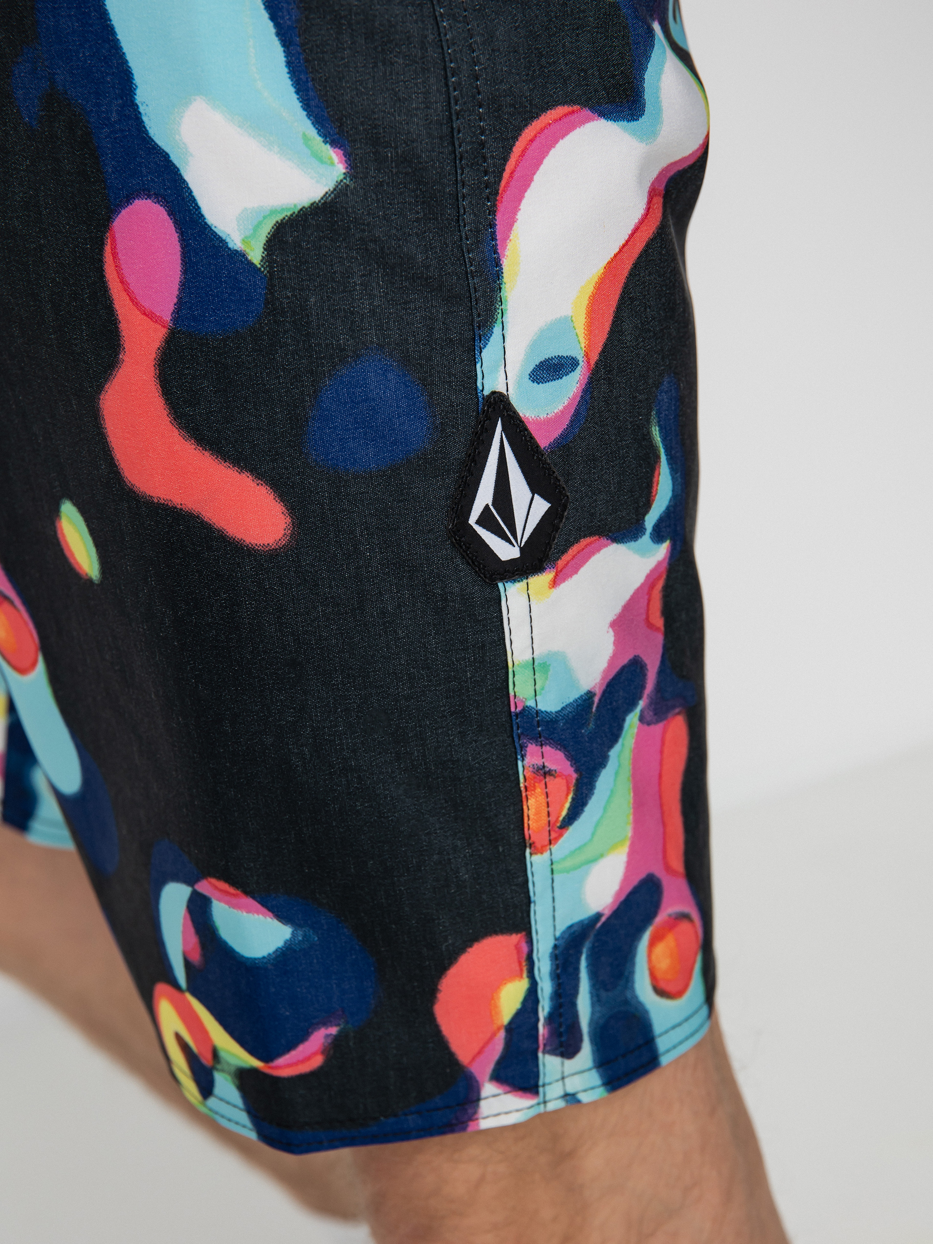 Volcom Saturate Stoney 19 Boardshort (black)