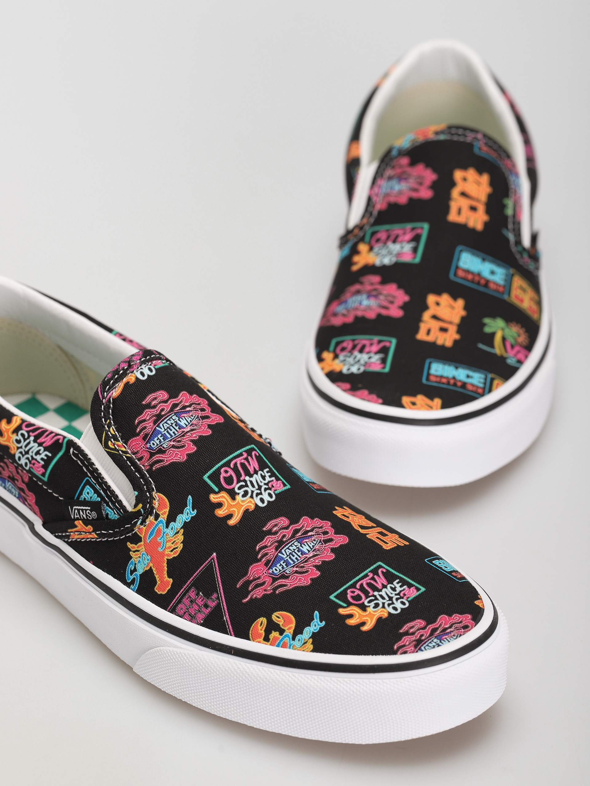 Vans Classic Slip On Cipők (vans market/black/neon)