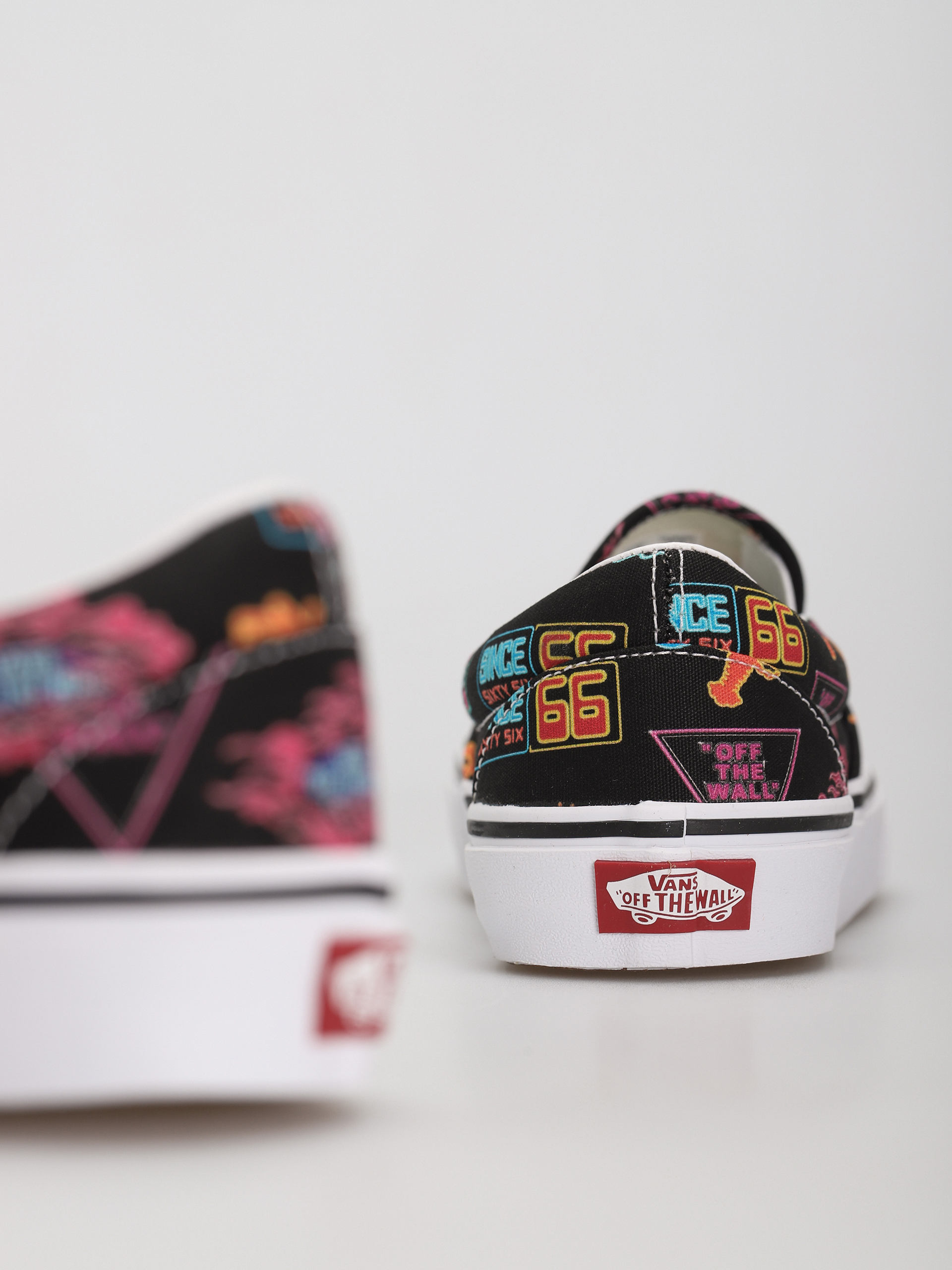 Vans Classic Slip On Cipők (vans market/black/neon)