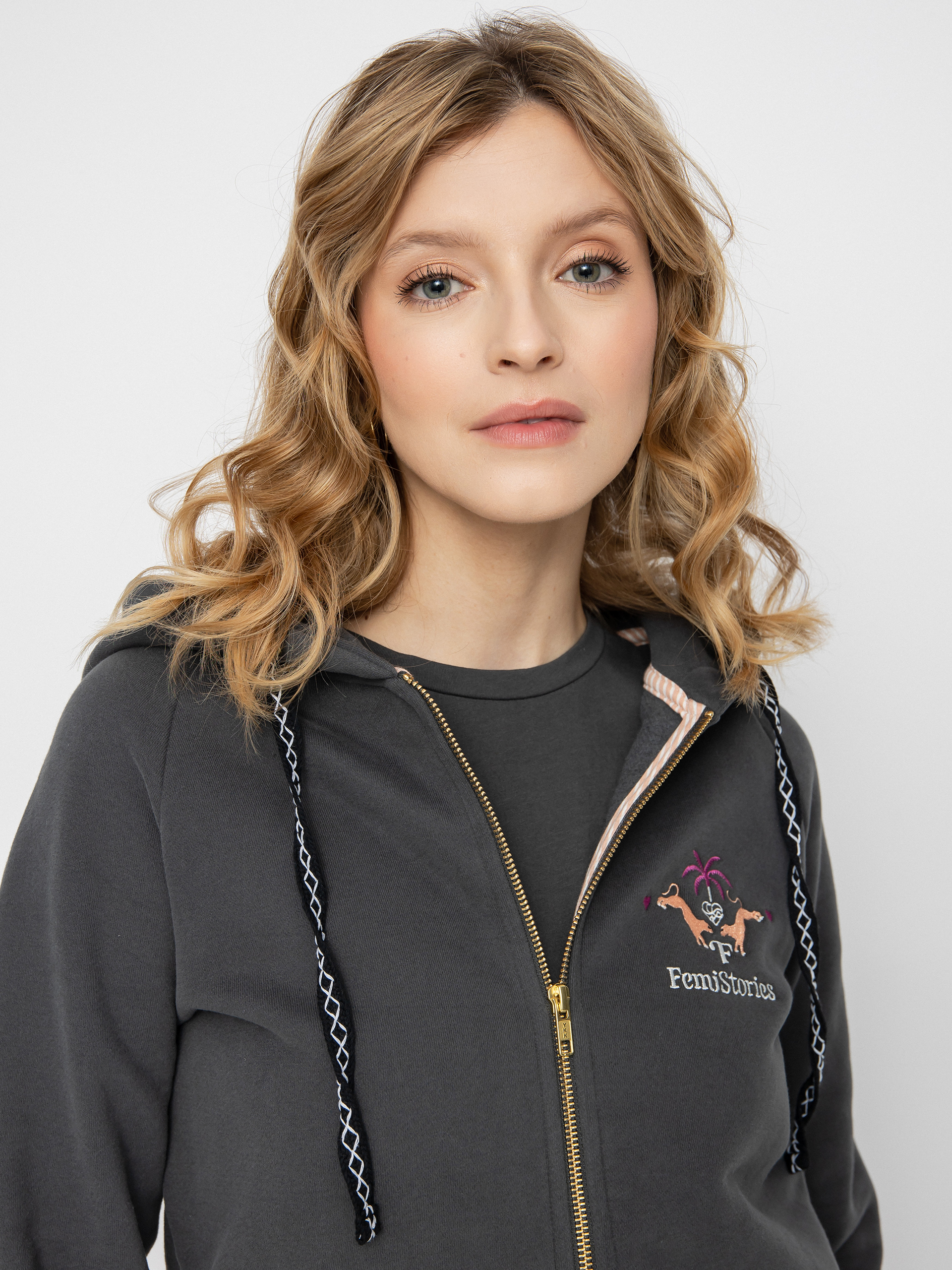 Femi Stories Harun ZHD Kapucnis pulóver Wmn (grf)