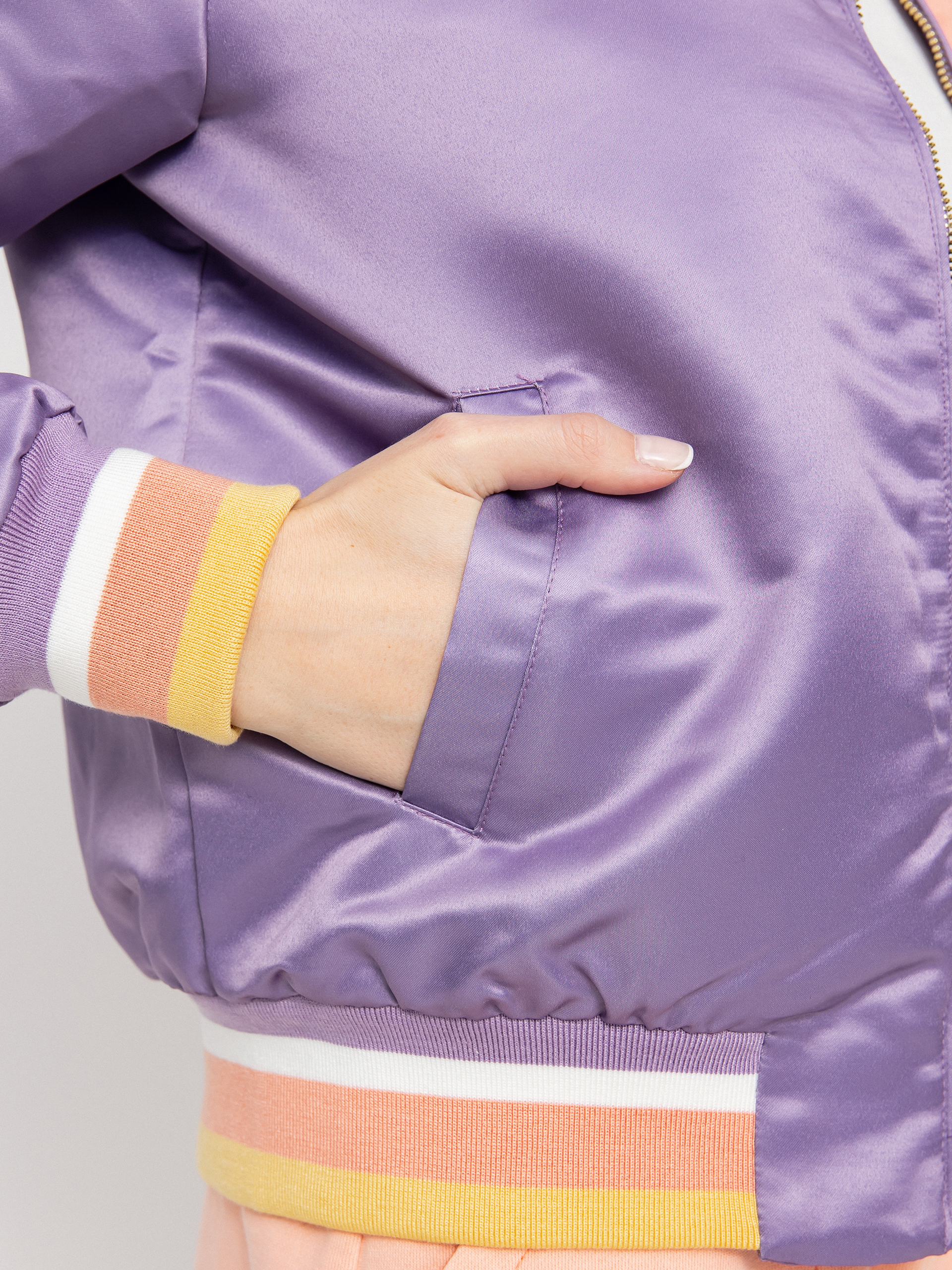 Femi Stories Hana Dzseki Wmn (vlt)