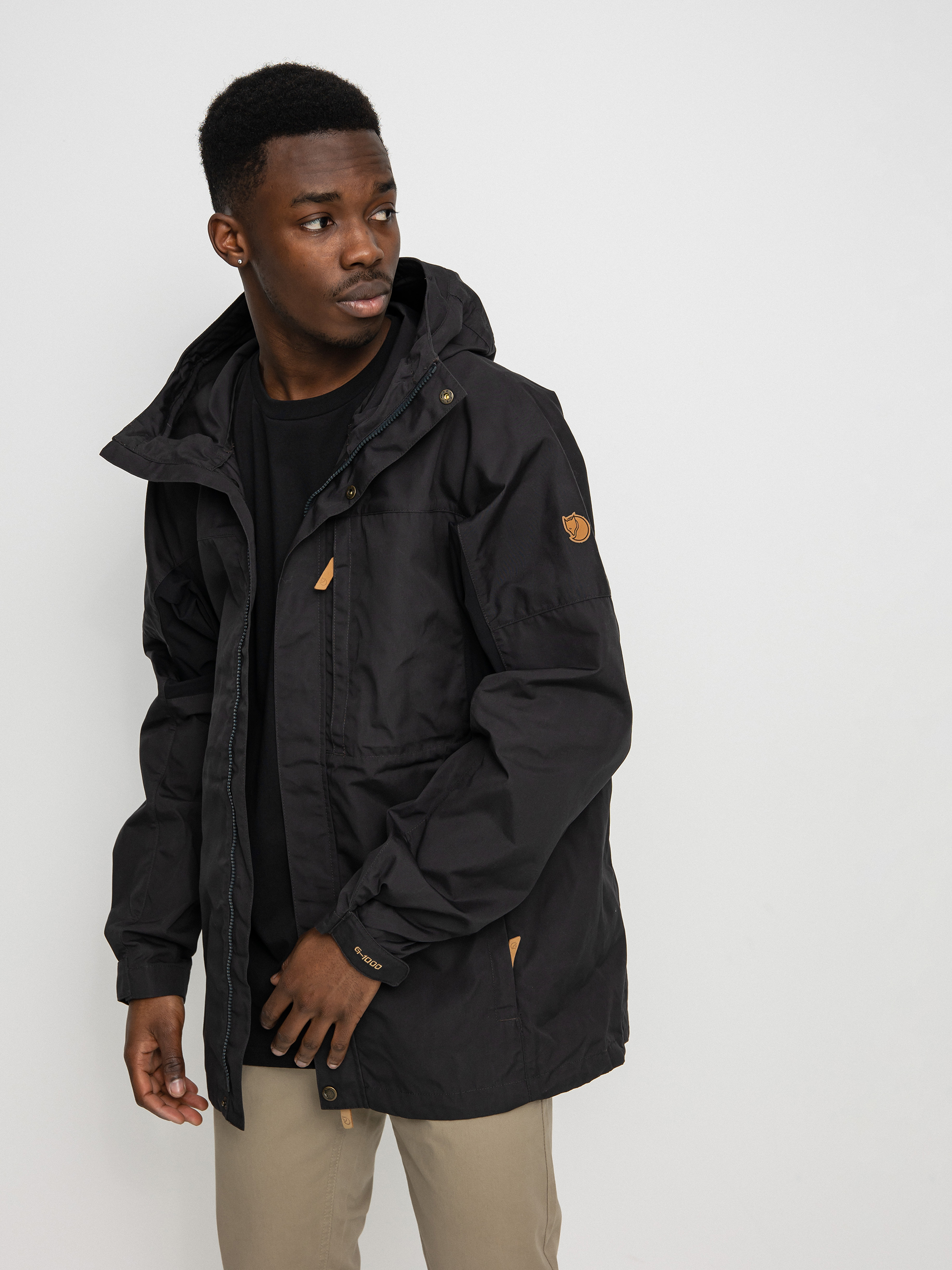 Fjallraven Kaipak Dzseki (dark grey/black)