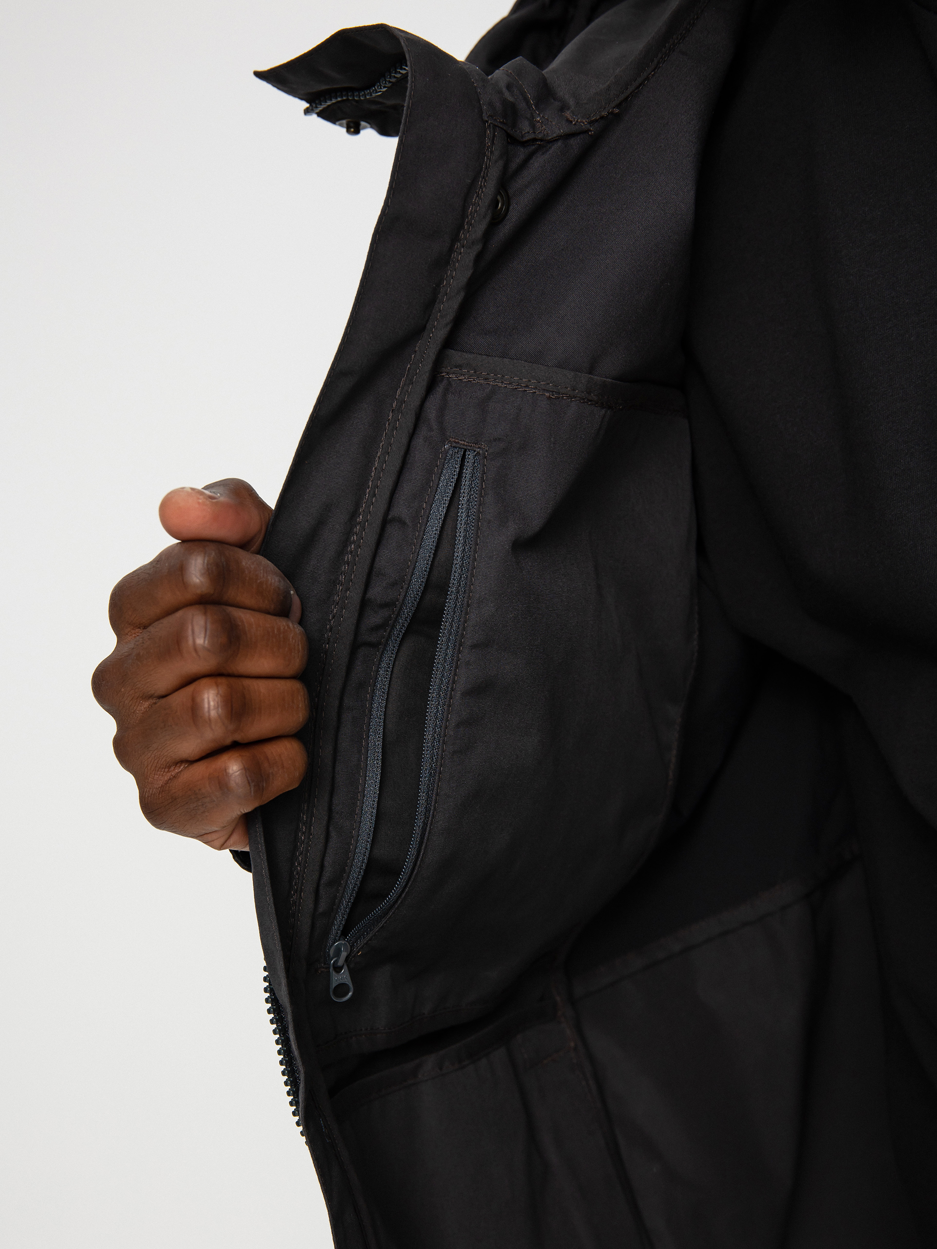 Fjallraven Kaipak Dzseki (dark grey/black)