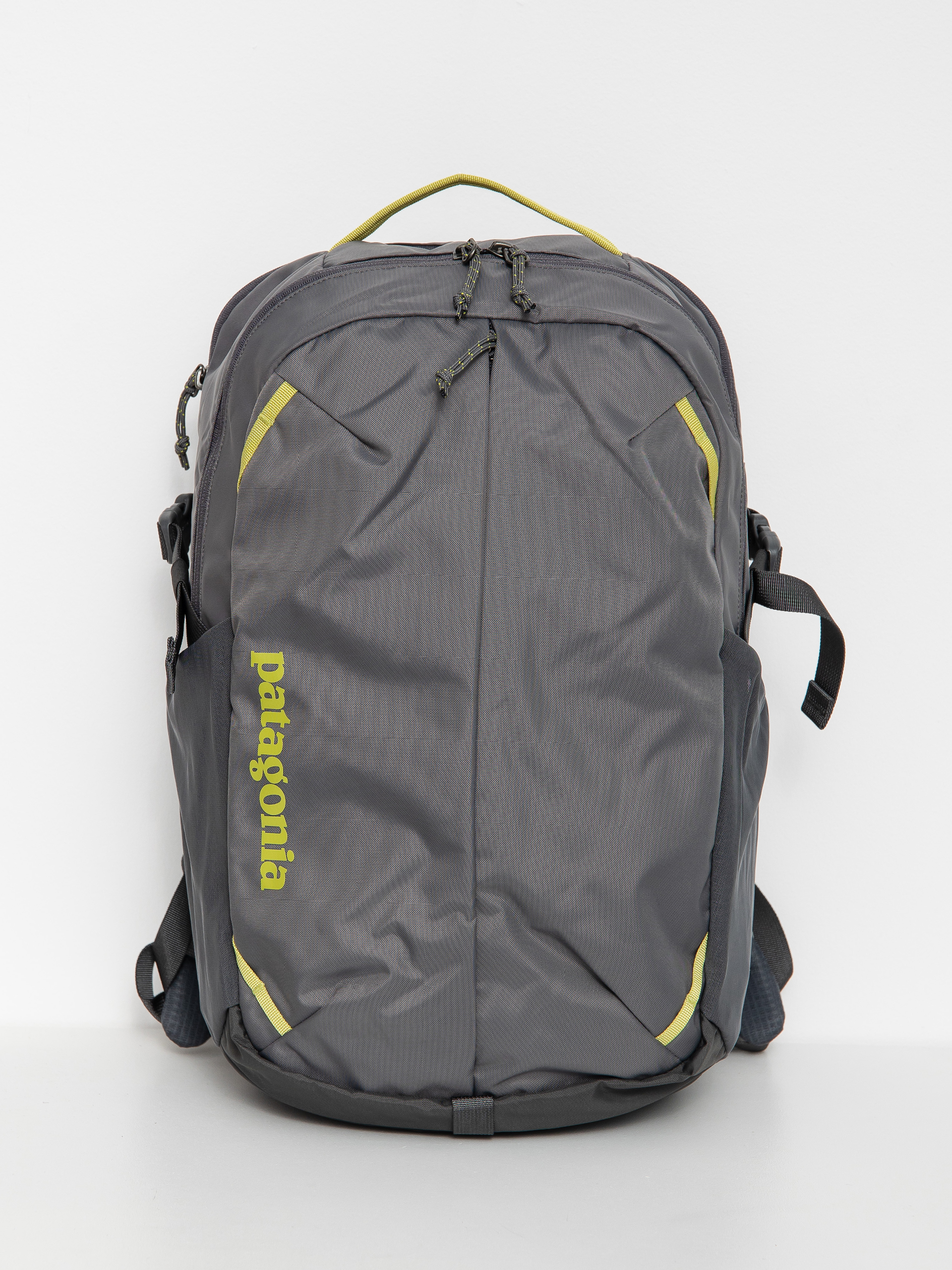 Patagonia Refugio Day Pack 26L Hátizsák (forge grey)