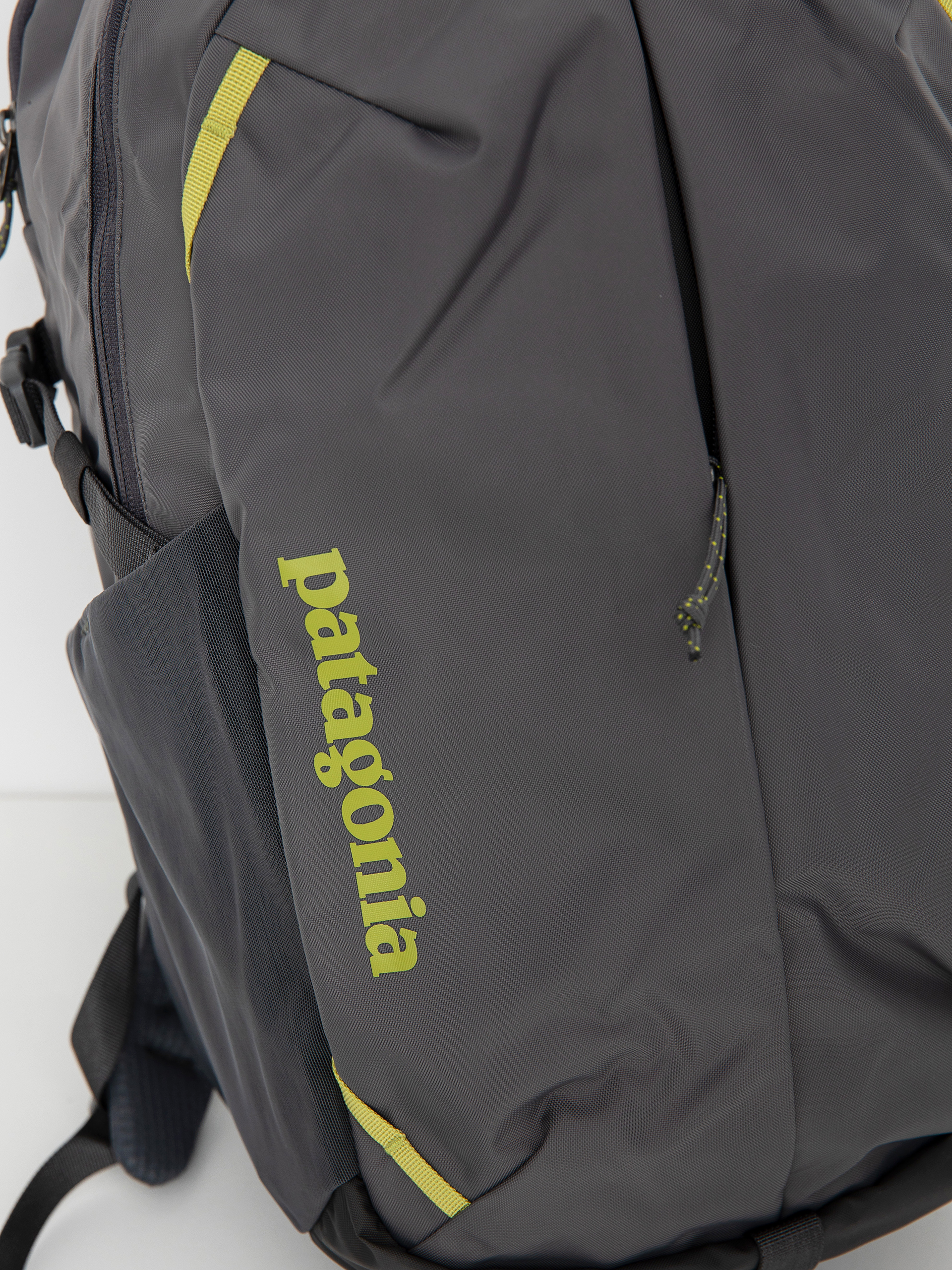 Patagonia Refugio Day Pack 26L Hátizsák (forge grey)