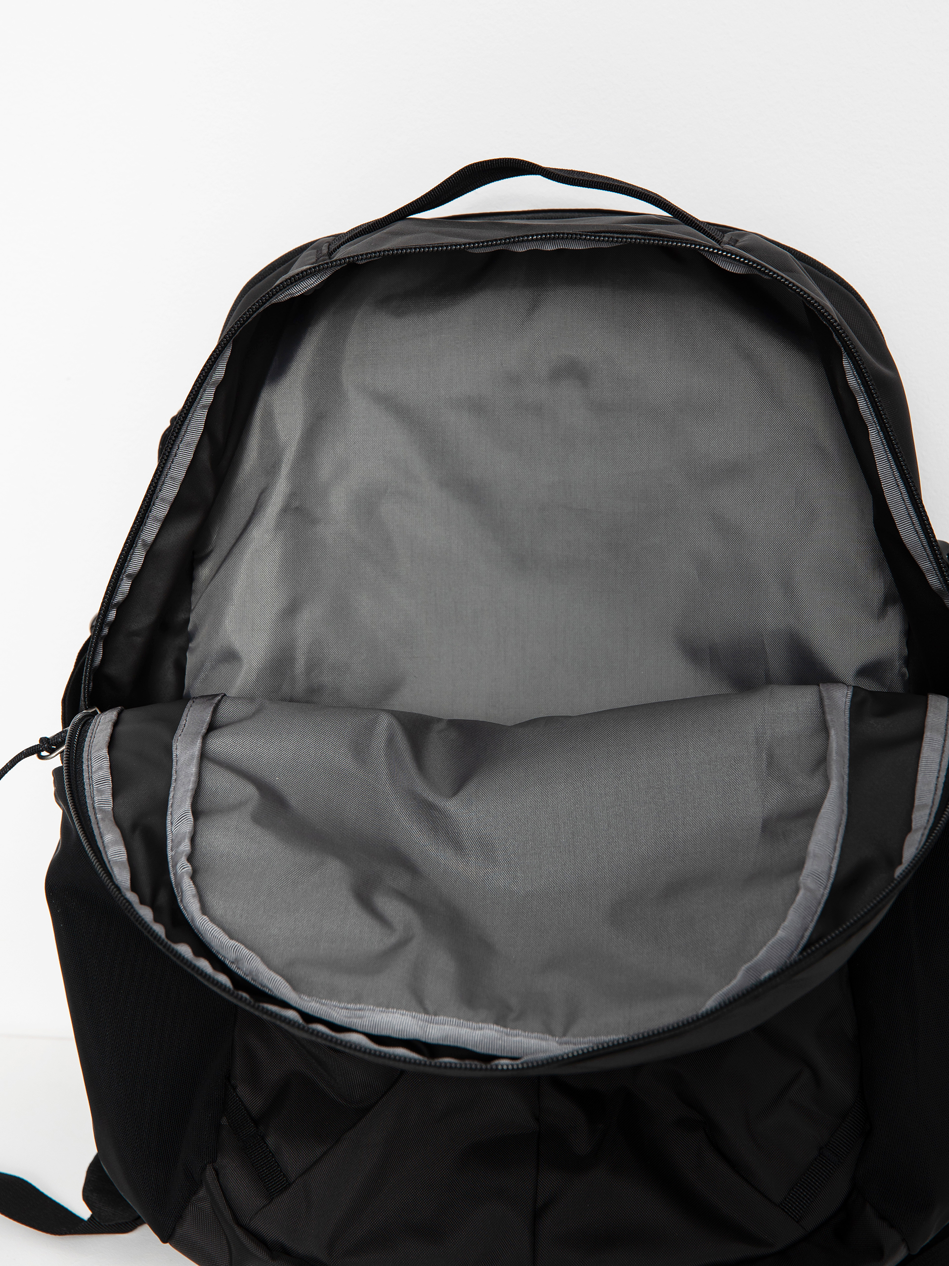 Patagonia Refugio Day Pack 26L Hátizsák (black)