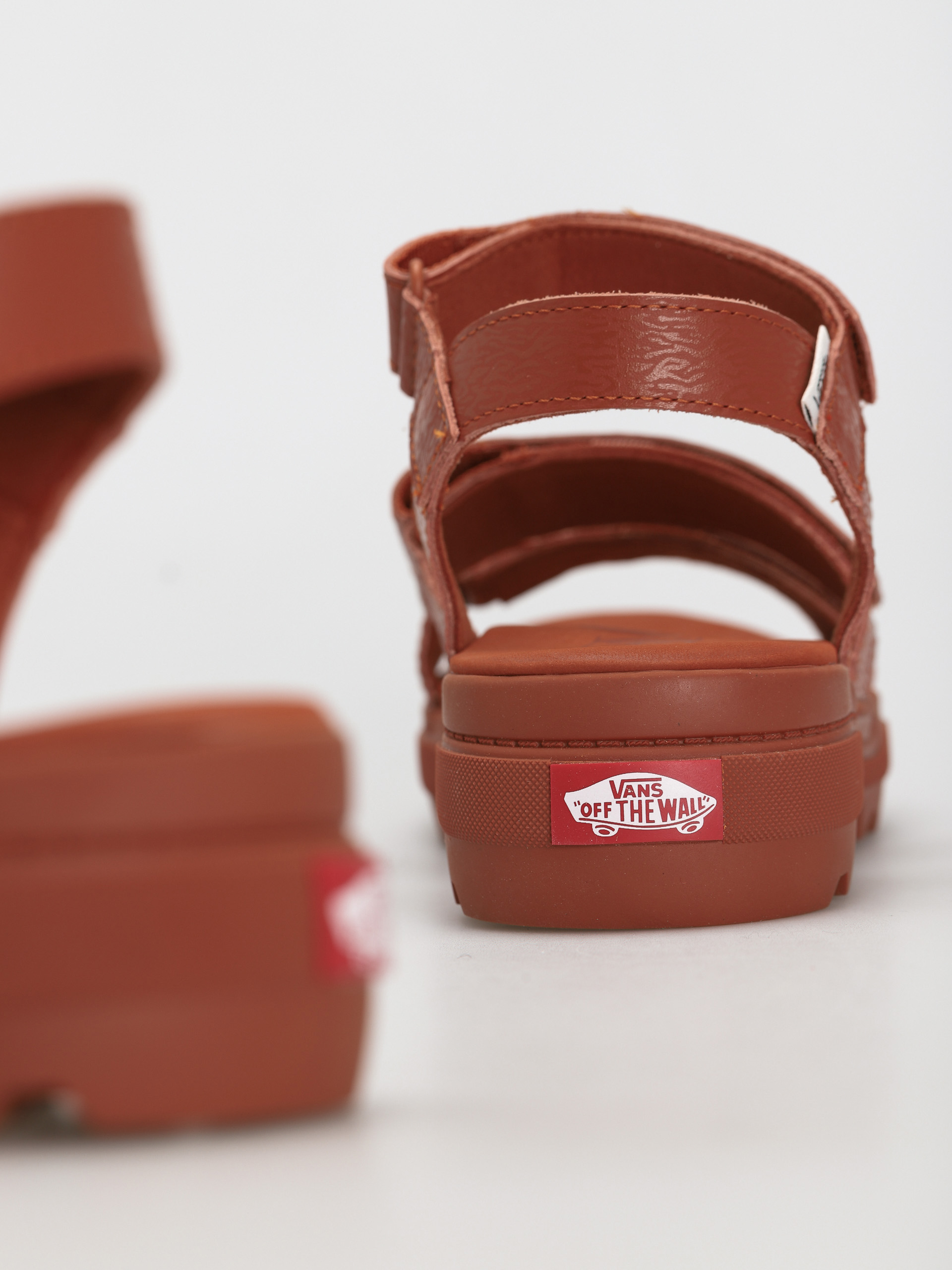Vans Colfax Sandal Cipők Wmn (textured waves/bombay brown)
