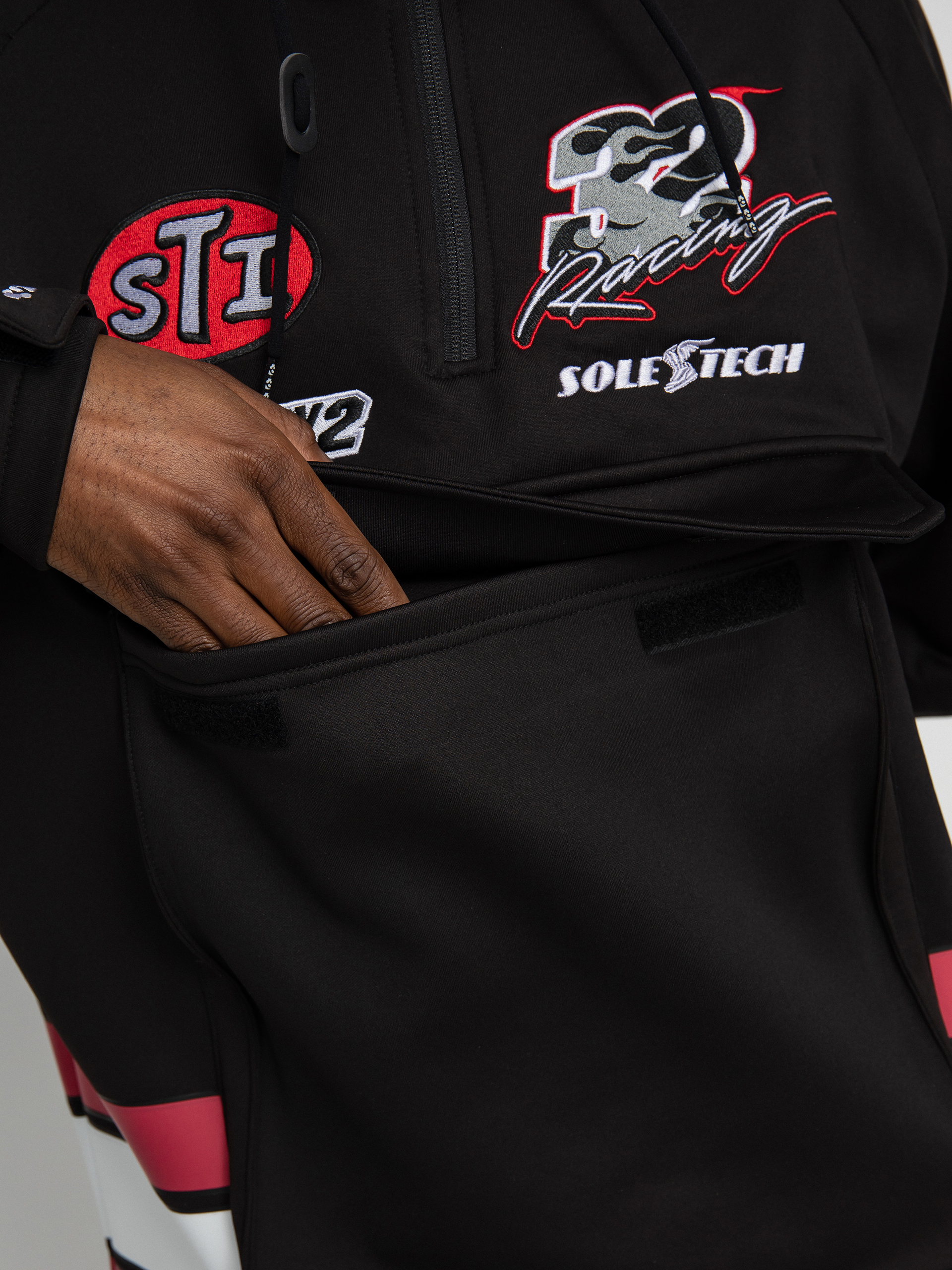 ThirtyTwo Zeb Signature Tech HD Kapucnis pulóver (black/red)