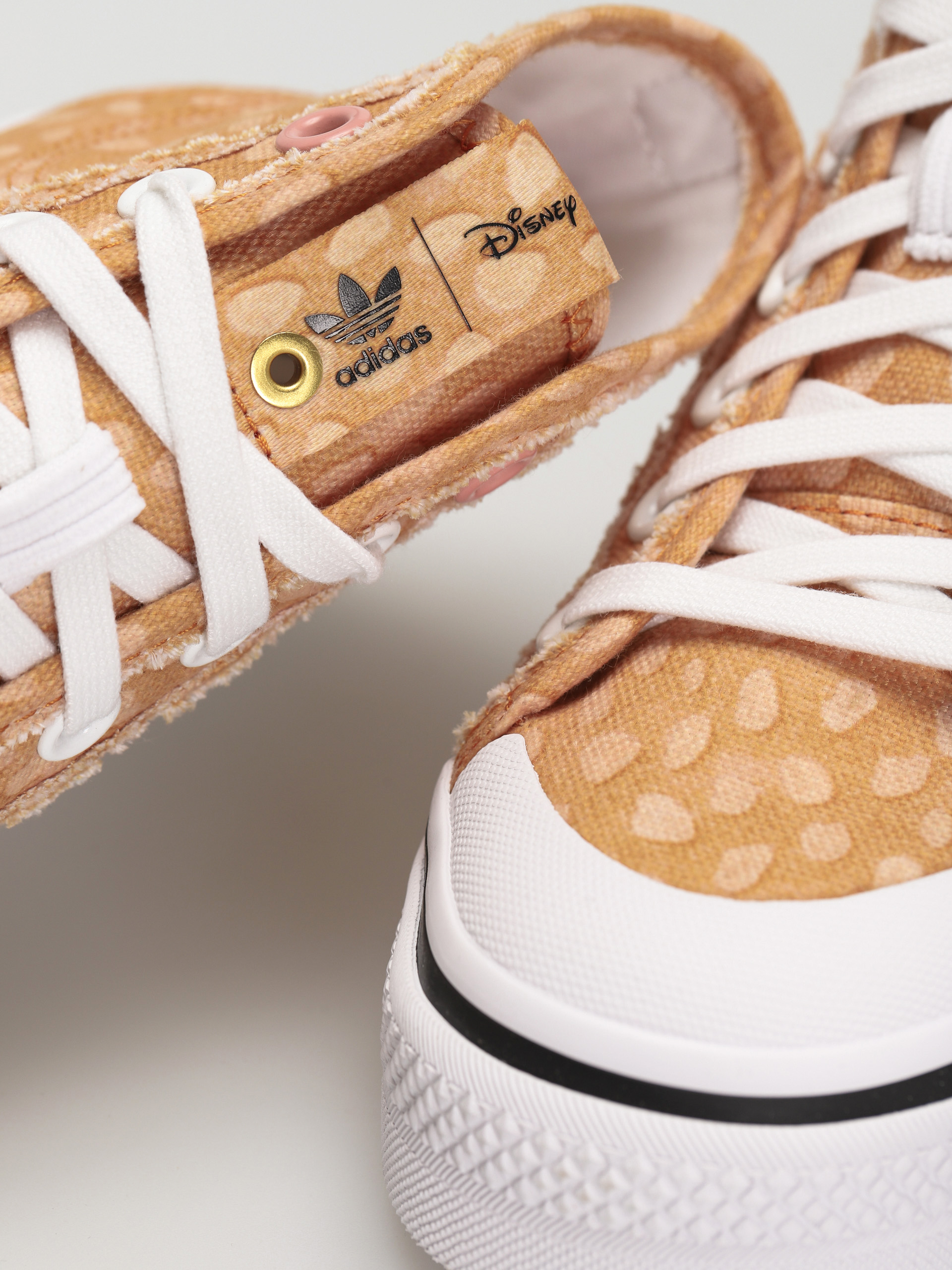 adidas Originals Disney Nizza Platfo Cipők Wmn (ftwwht/legbur/owhite)