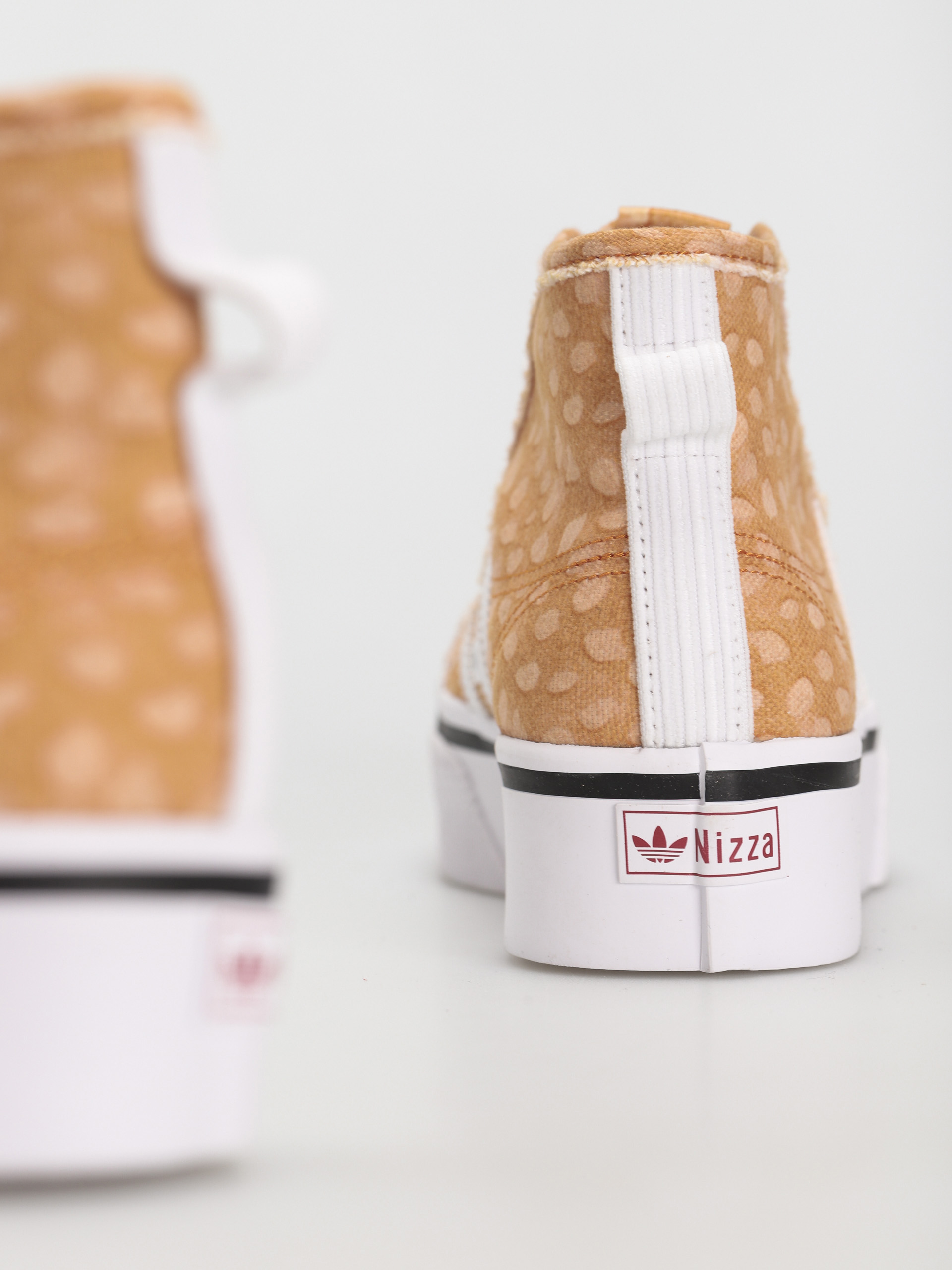 adidas Originals Disney Nizza Platfo Cipők Wmn (ftwwht/legbur/owhite)