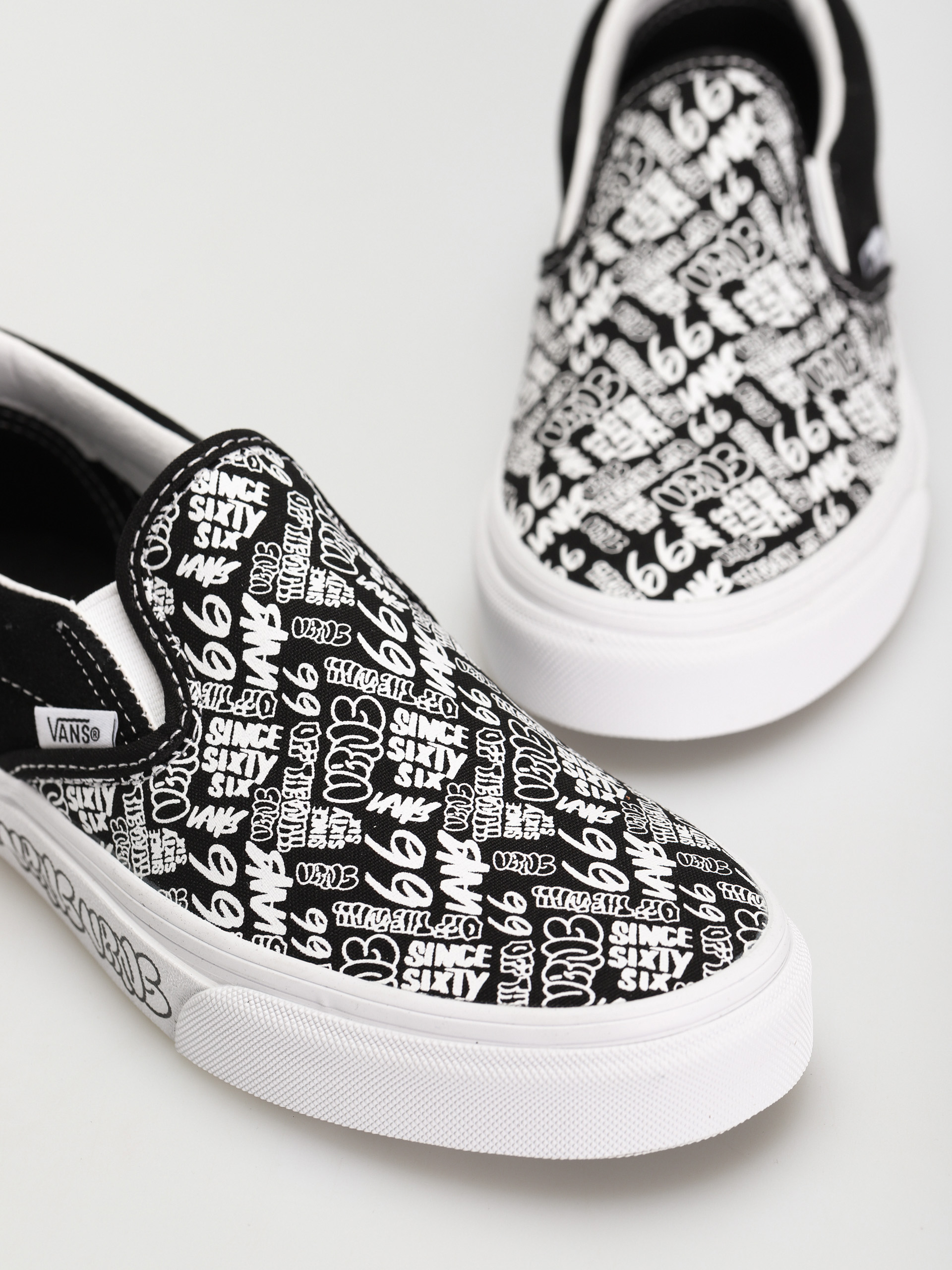 Vans Classic Slip On Cipők (graffiti/black/white)
