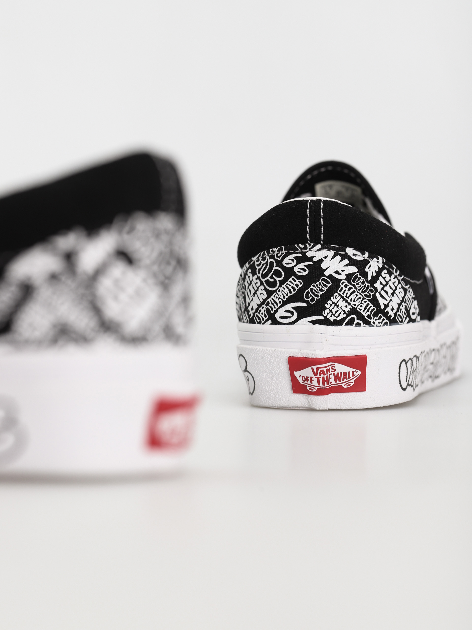 Vans Classic Slip On Cipők (graffiti/black/white)