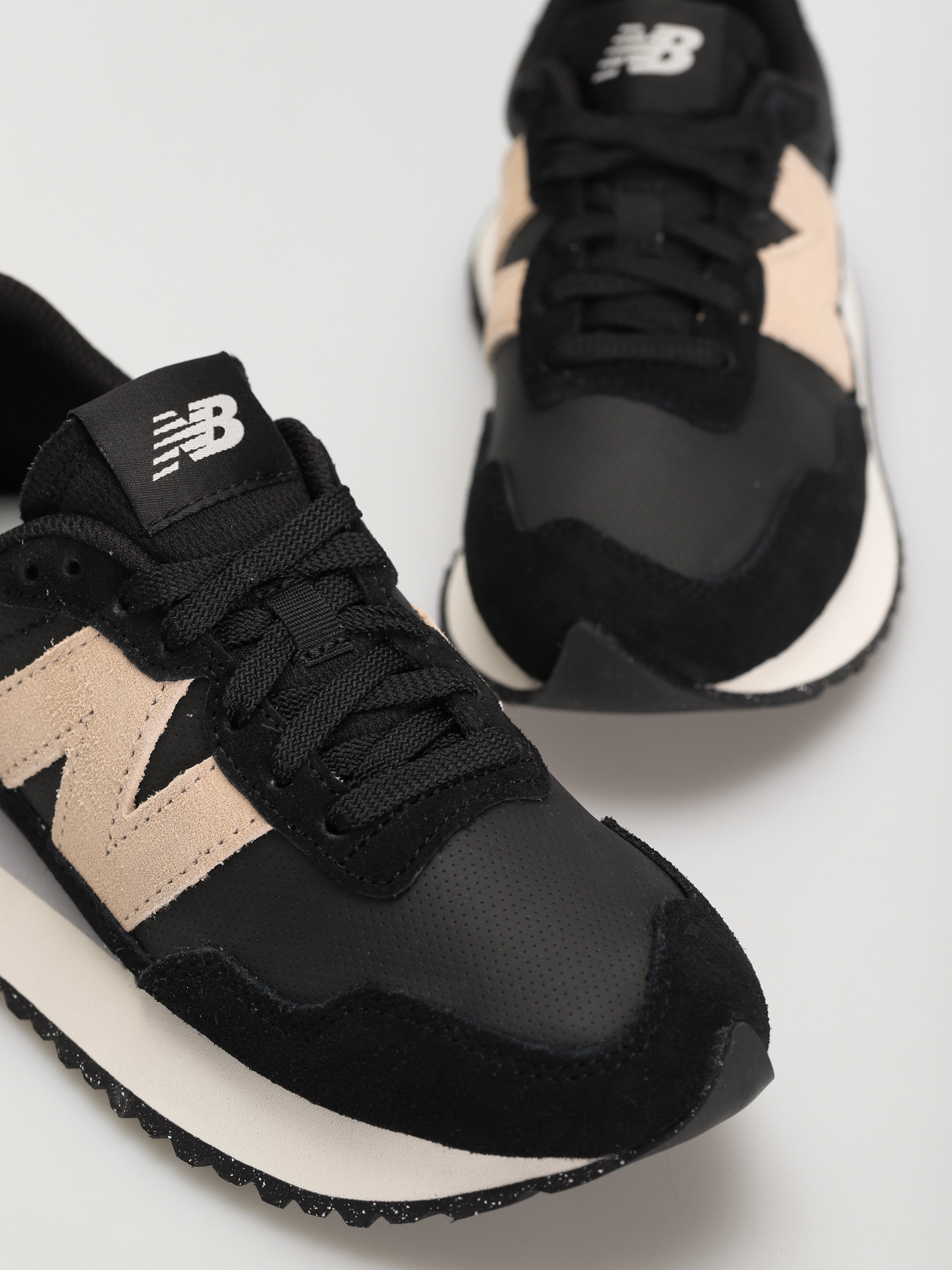 New Balance 237 Cipők Wmn (black)