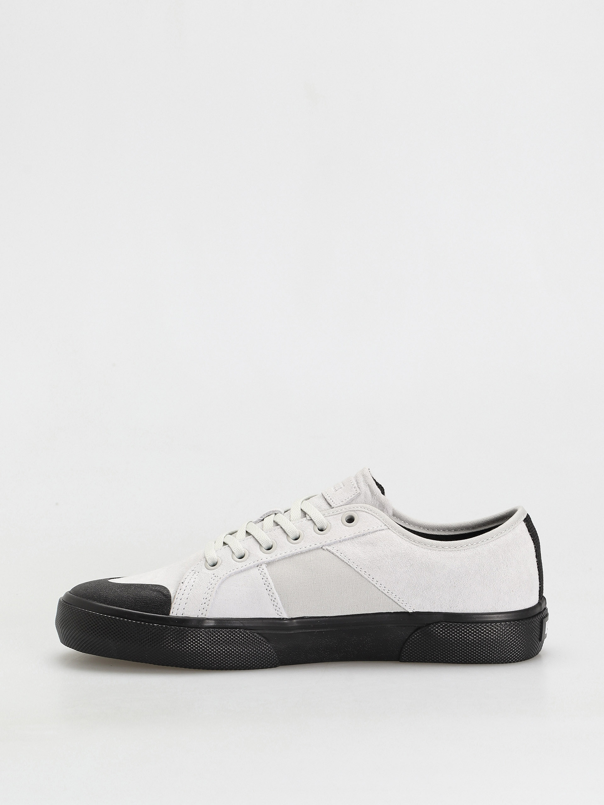 Globe Surplus Cipők (undyed/black)