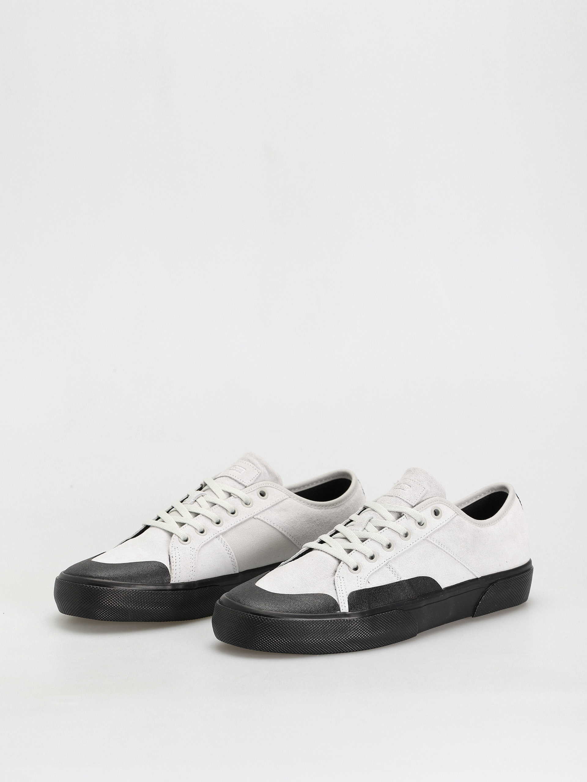 Globe Surplus Cipők (undyed/black)