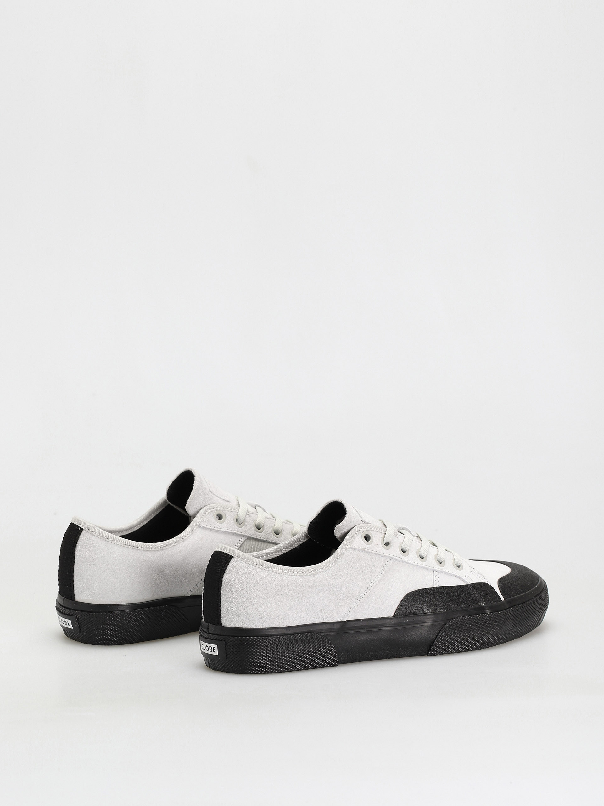 Globe Surplus Cipők (undyed/black)