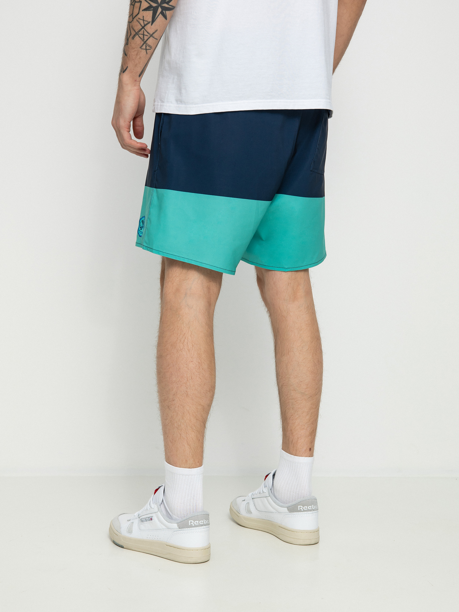 Patagonia Hydropeak Volley 16 in Boardshort (defend our oceans santa cruz block tidepool blue)