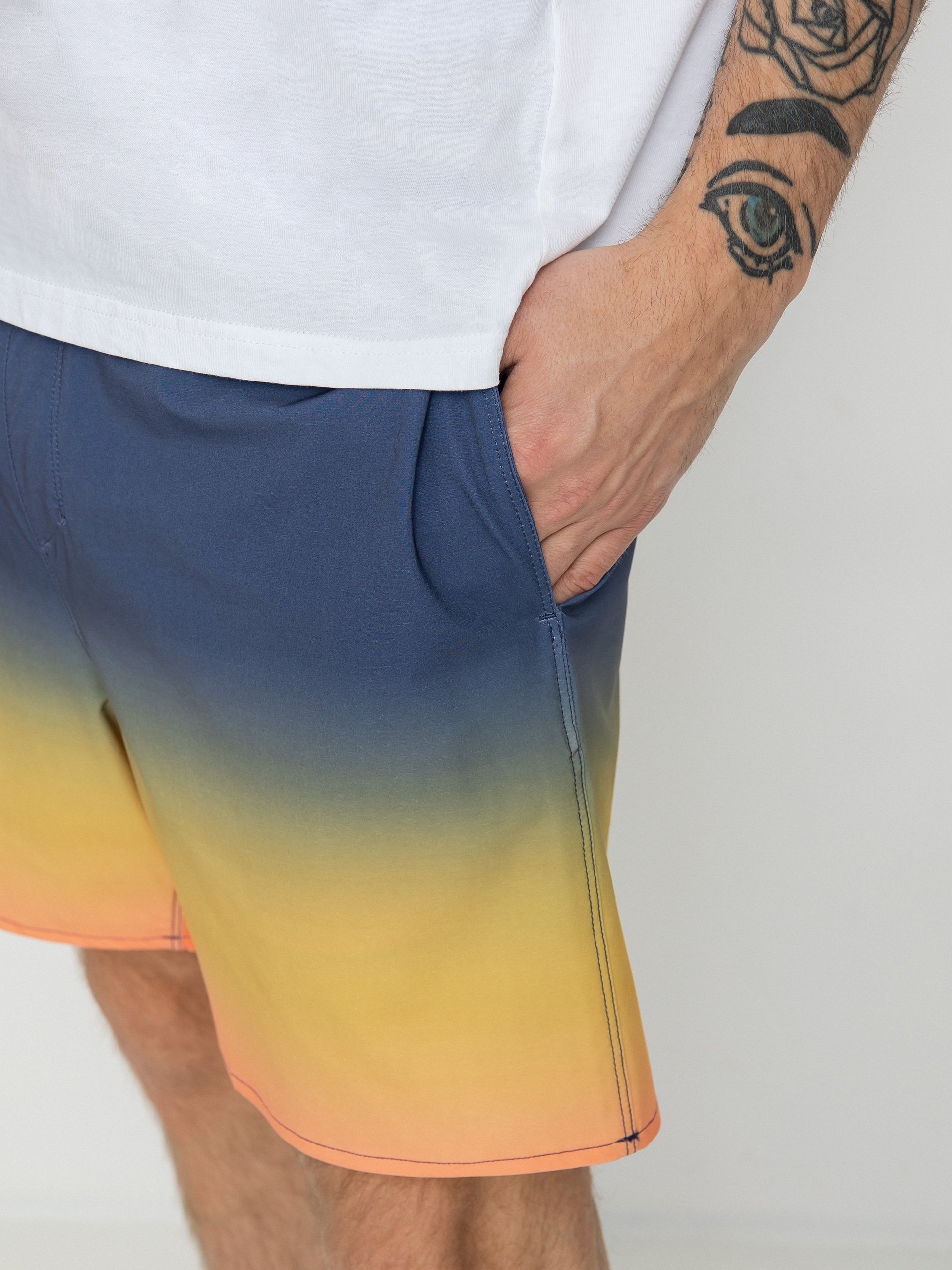 Patagonia Hydropeak Volley 16 in Boardshort (cosmic gradients tigerlily orange)