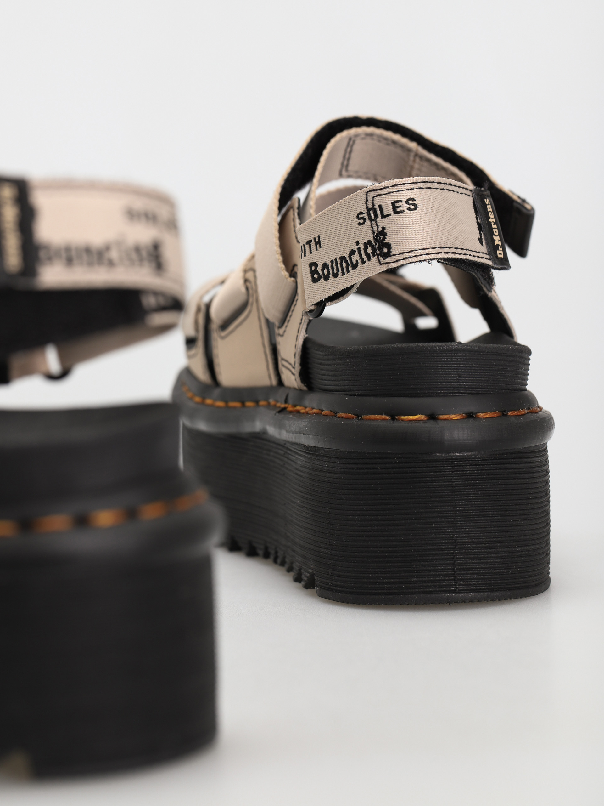 Dr. Martens Kimber Szandálok Wmn (warmsand hydro webbing)