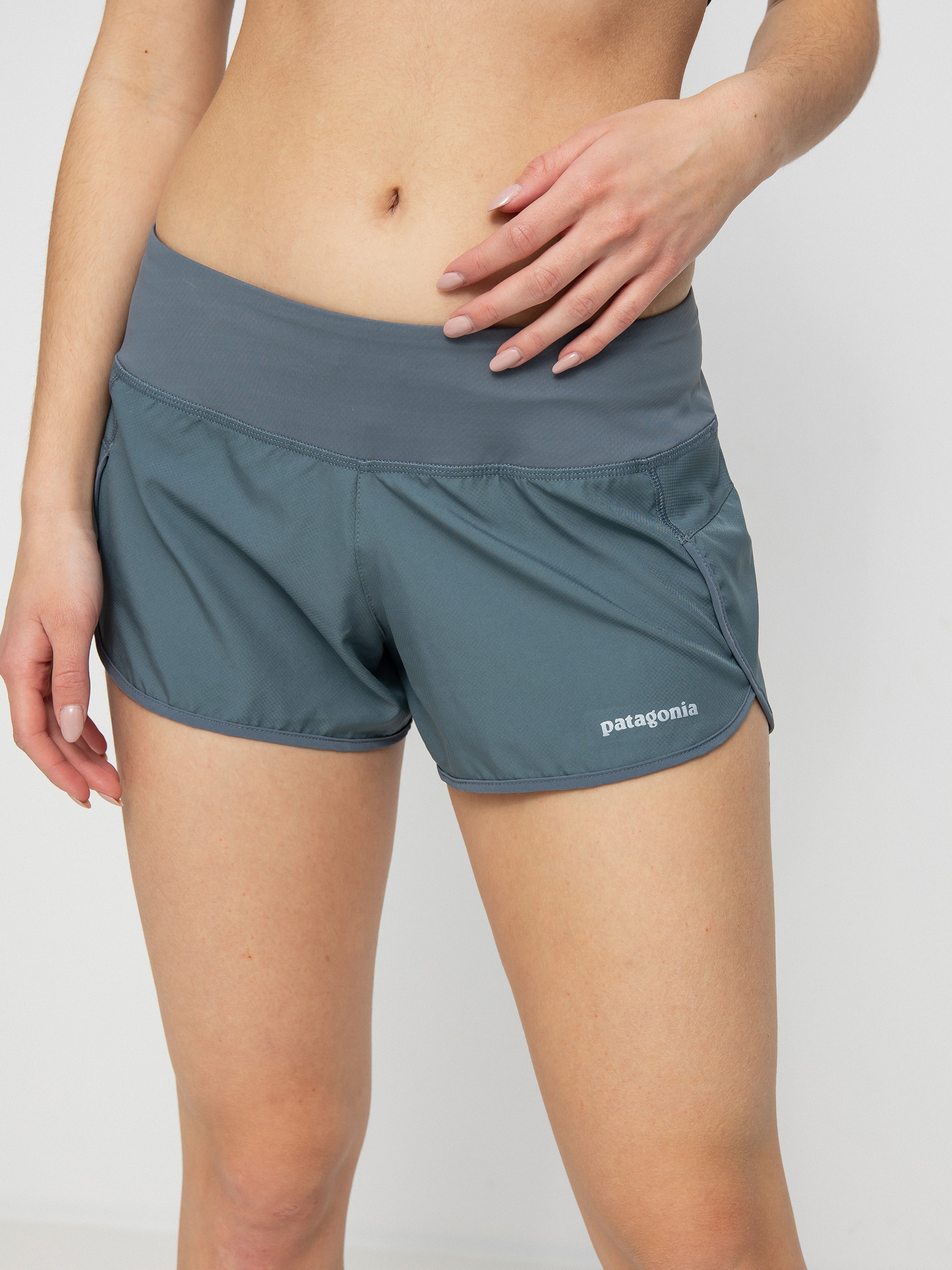 Patagonia Strider 3 1/2 in Rövidnadrág Wmn (plume grey)