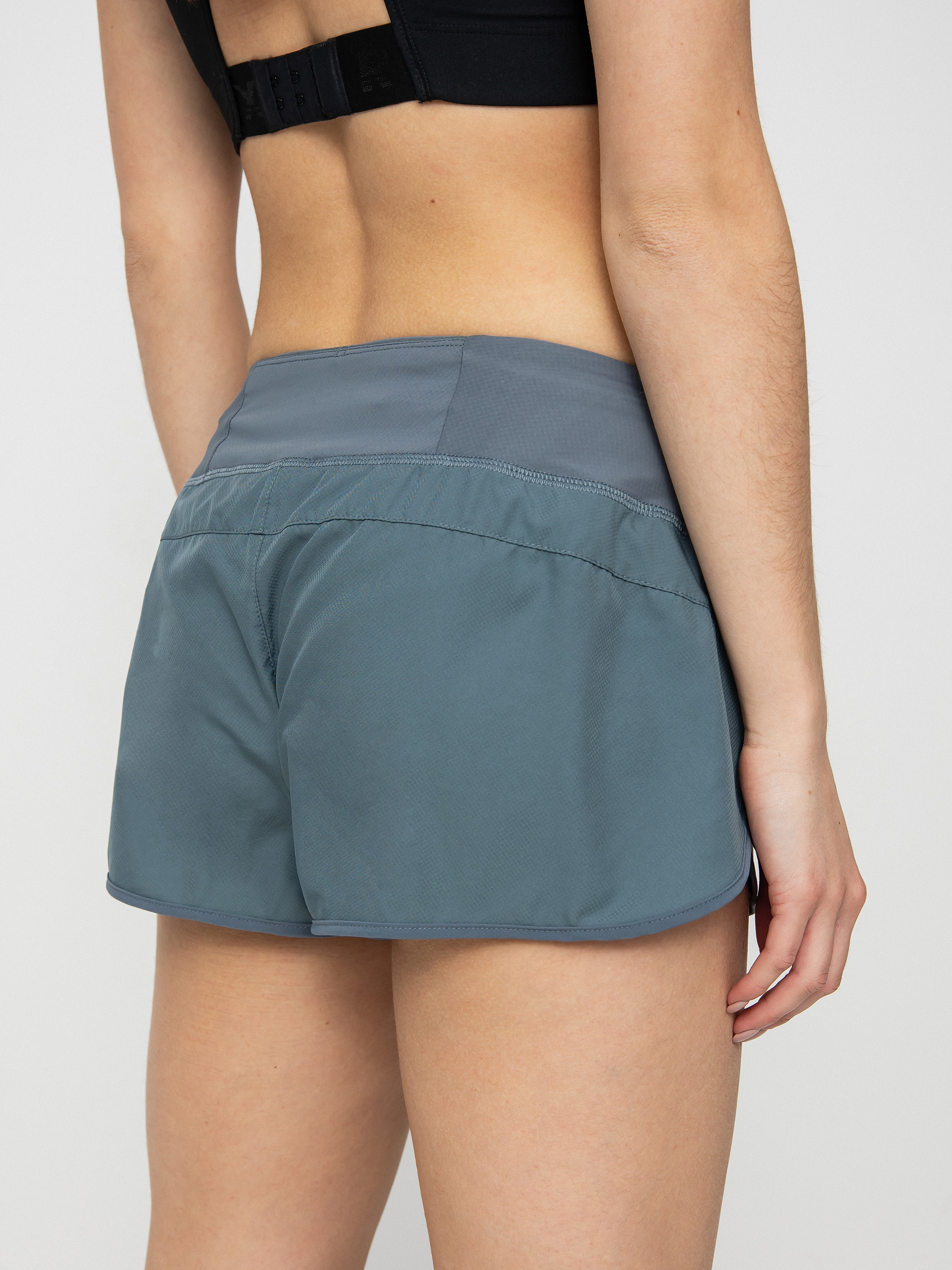 Patagonia Strider 3 1/2 in Rövidnadrág Wmn (plume grey)