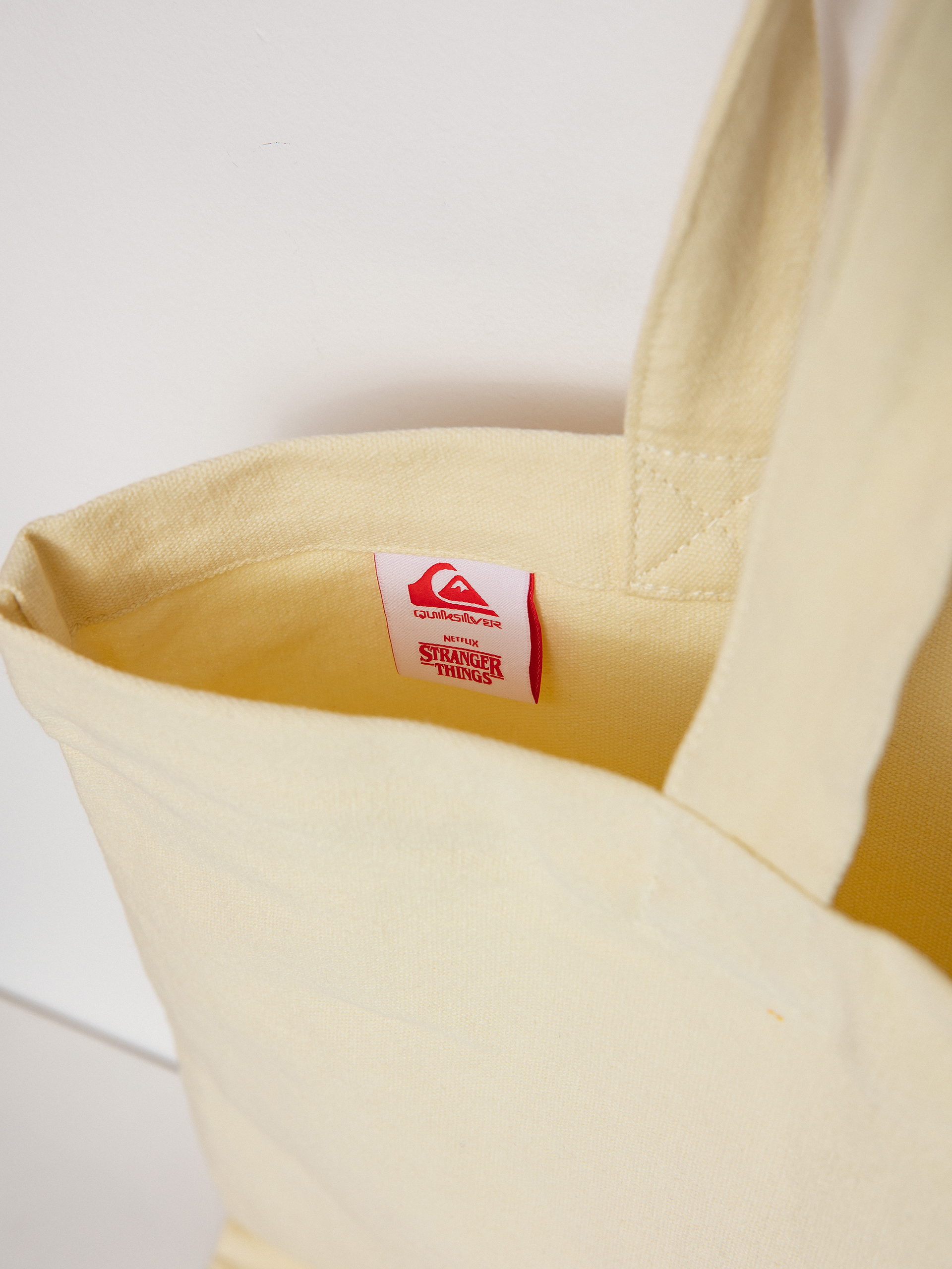 Quiksilver X Stranger Things Lenora Hills Tote Táska (white)