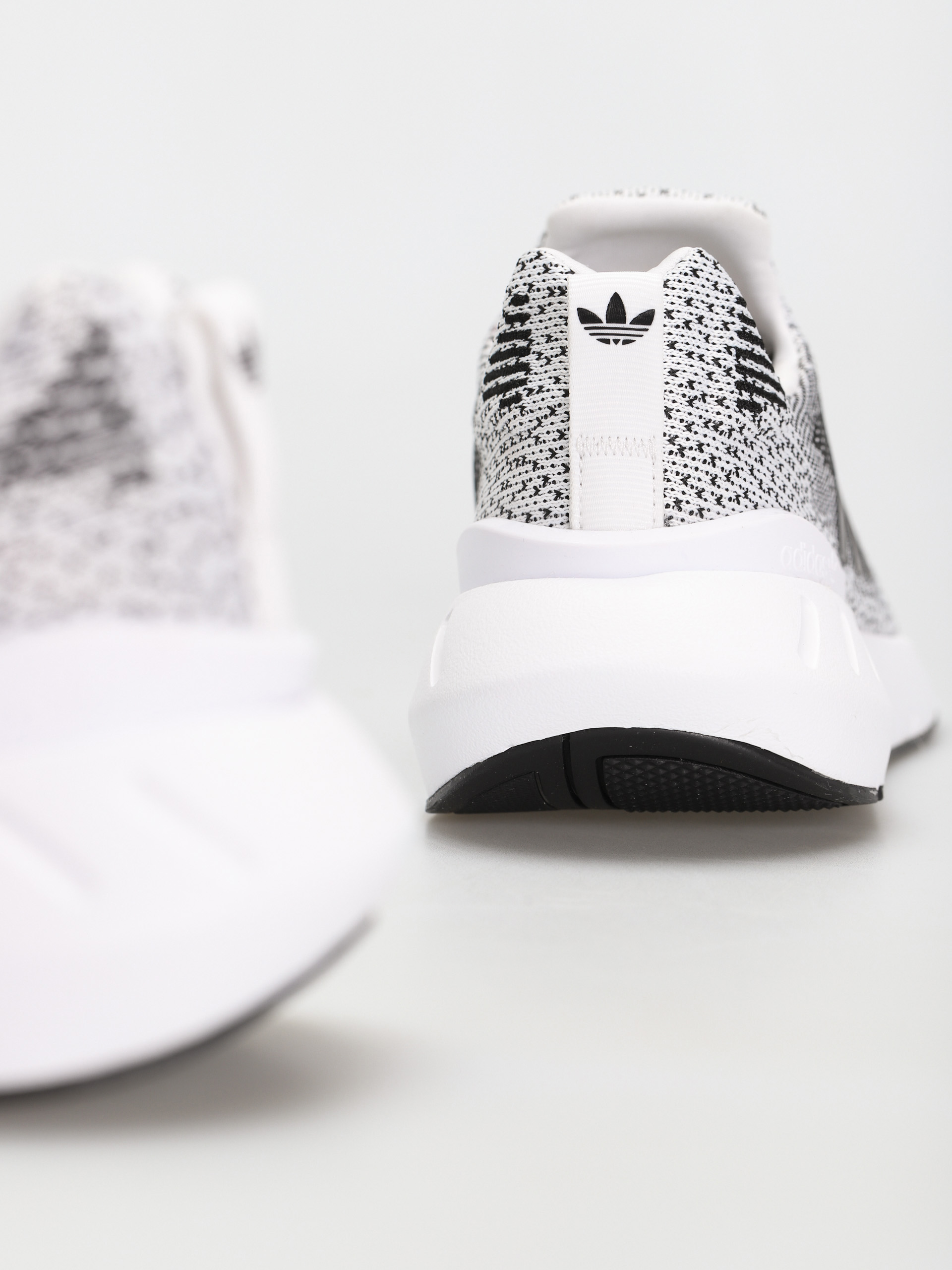 adidas Originals Swift Run 22 Cipők (ftwwht/ftwwht/cblack)